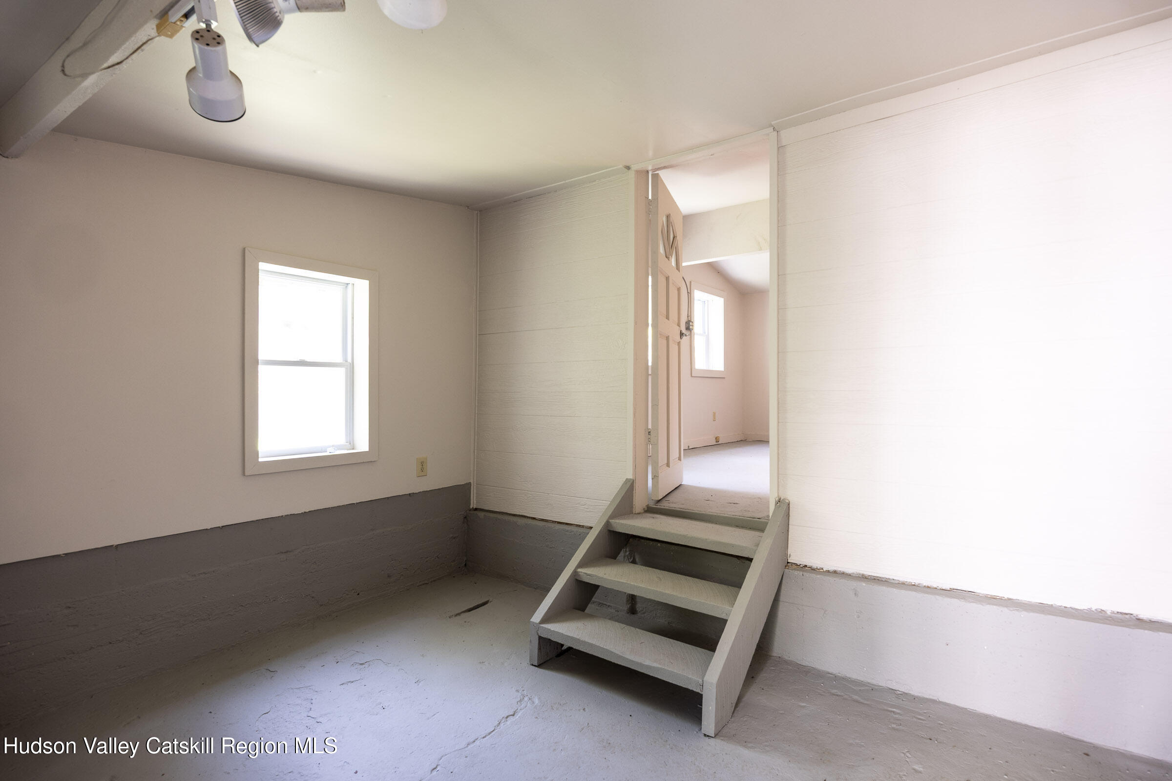 New Paltz, New York 12561, United States, 3 Bedrooms Bedrooms, ,2 BathroomsBathrooms,Residential,Active,159615