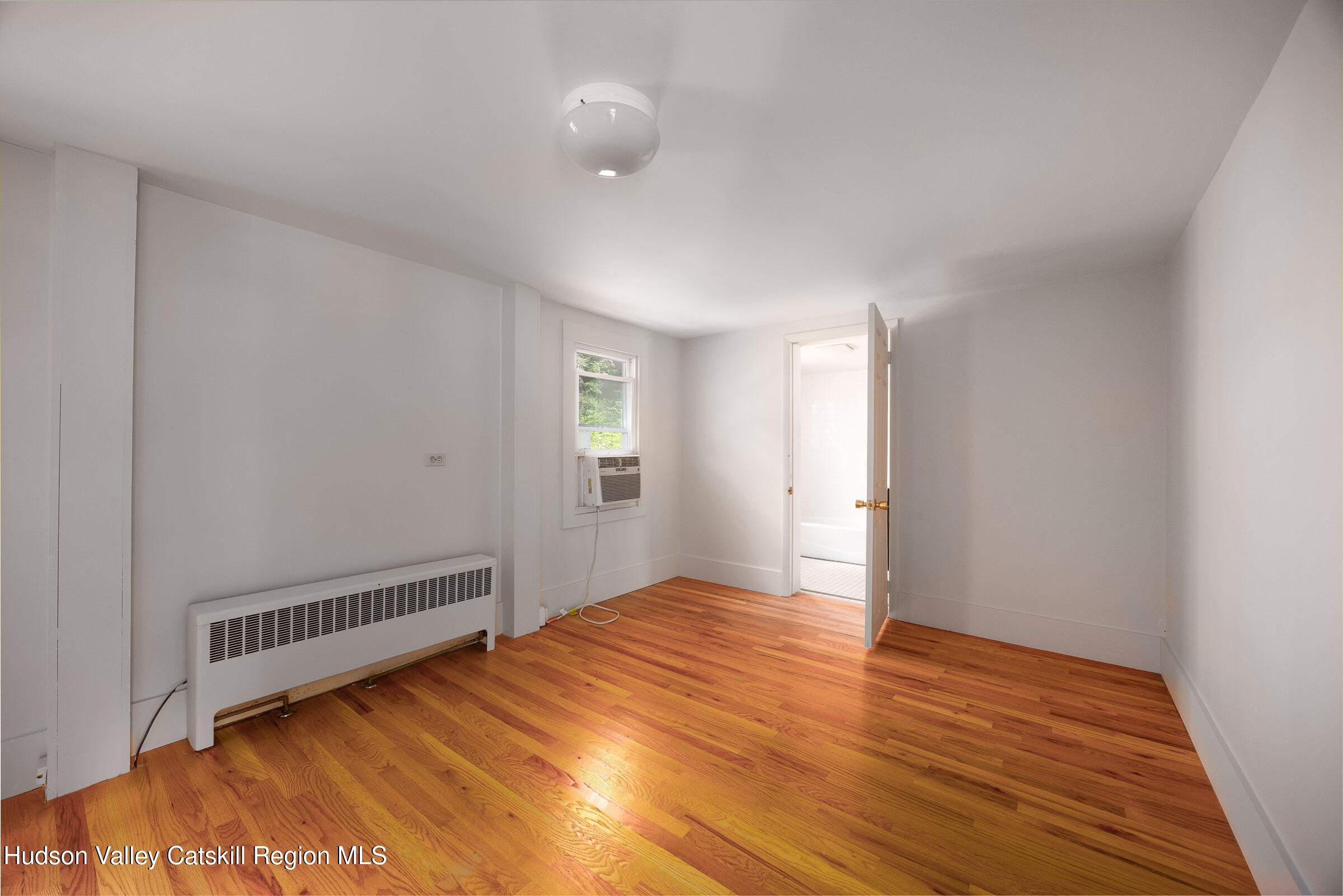 New Paltz, New York 12561, United States, 3 Bedrooms Bedrooms, ,2 BathroomsBathrooms,Residential,Active,159615