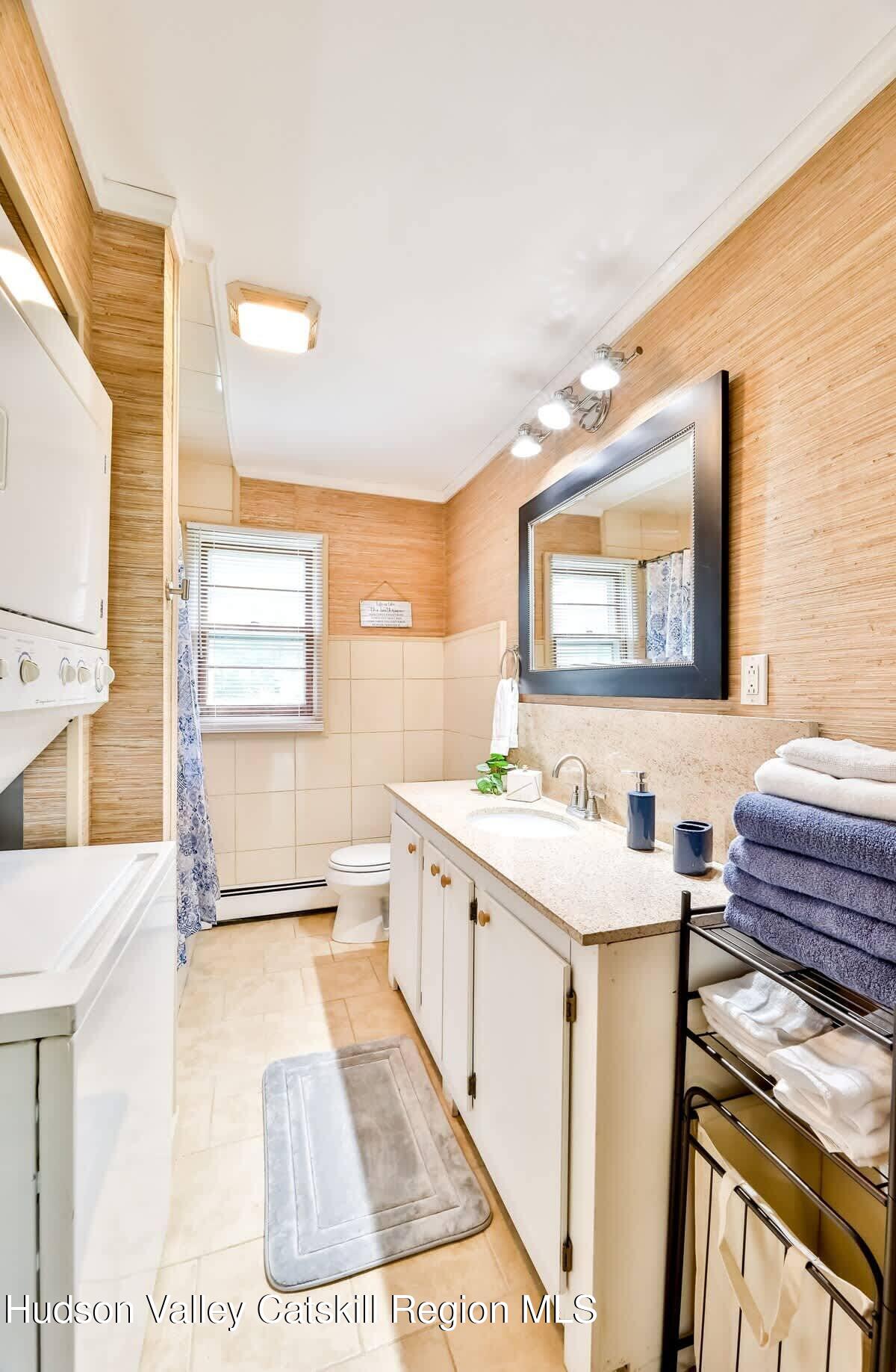 Hunter, New York 12442, United States, 3 Bedrooms Bedrooms, ,2 BathroomsBathrooms,Residential,Active,114536