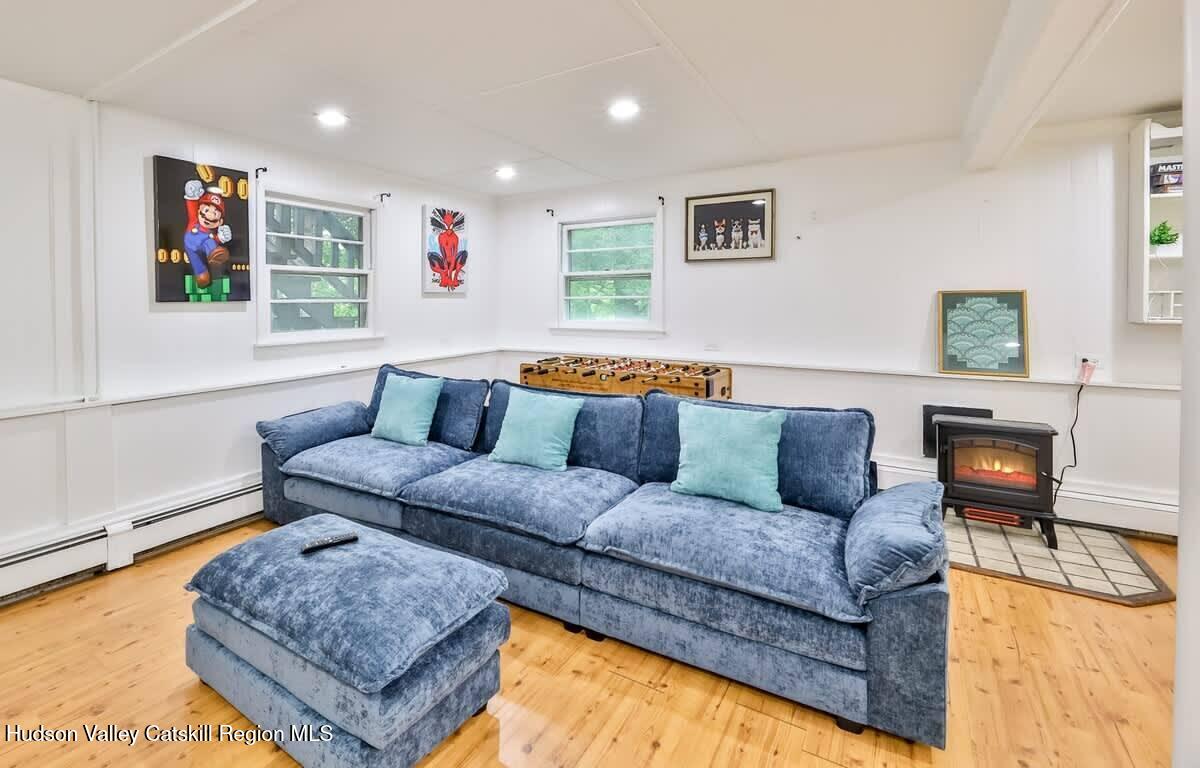 Hunter, New York 12442, United States, 3 Bedrooms Bedrooms, ,2 BathroomsBathrooms,Residential,Active,114536