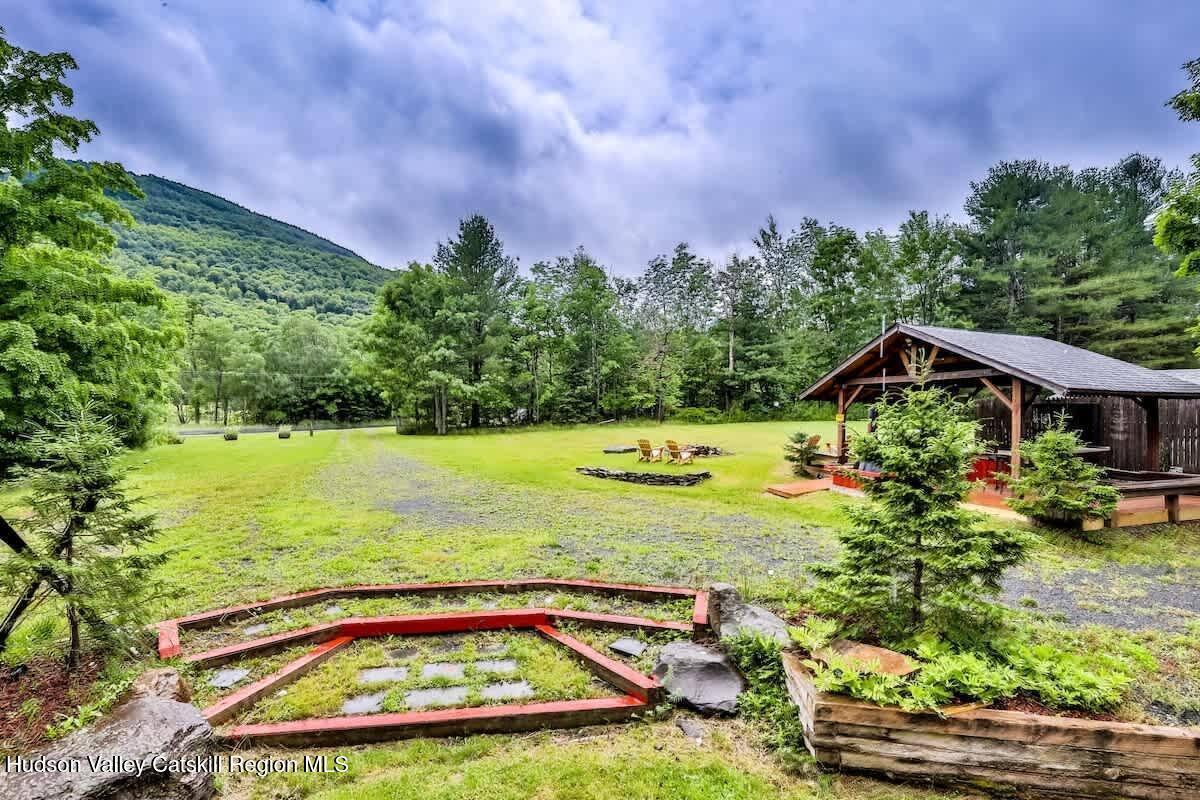 Hunter, New York 12442, United States, 3 Bedrooms Bedrooms, ,2 BathroomsBathrooms,Residential,Active,114536