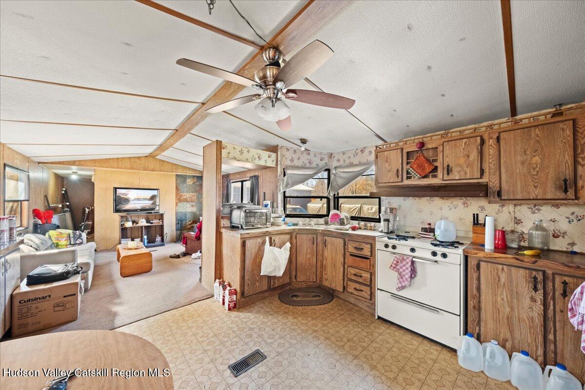 Gardiner, New York 12525, United States, ,Commercial,Pending,35574