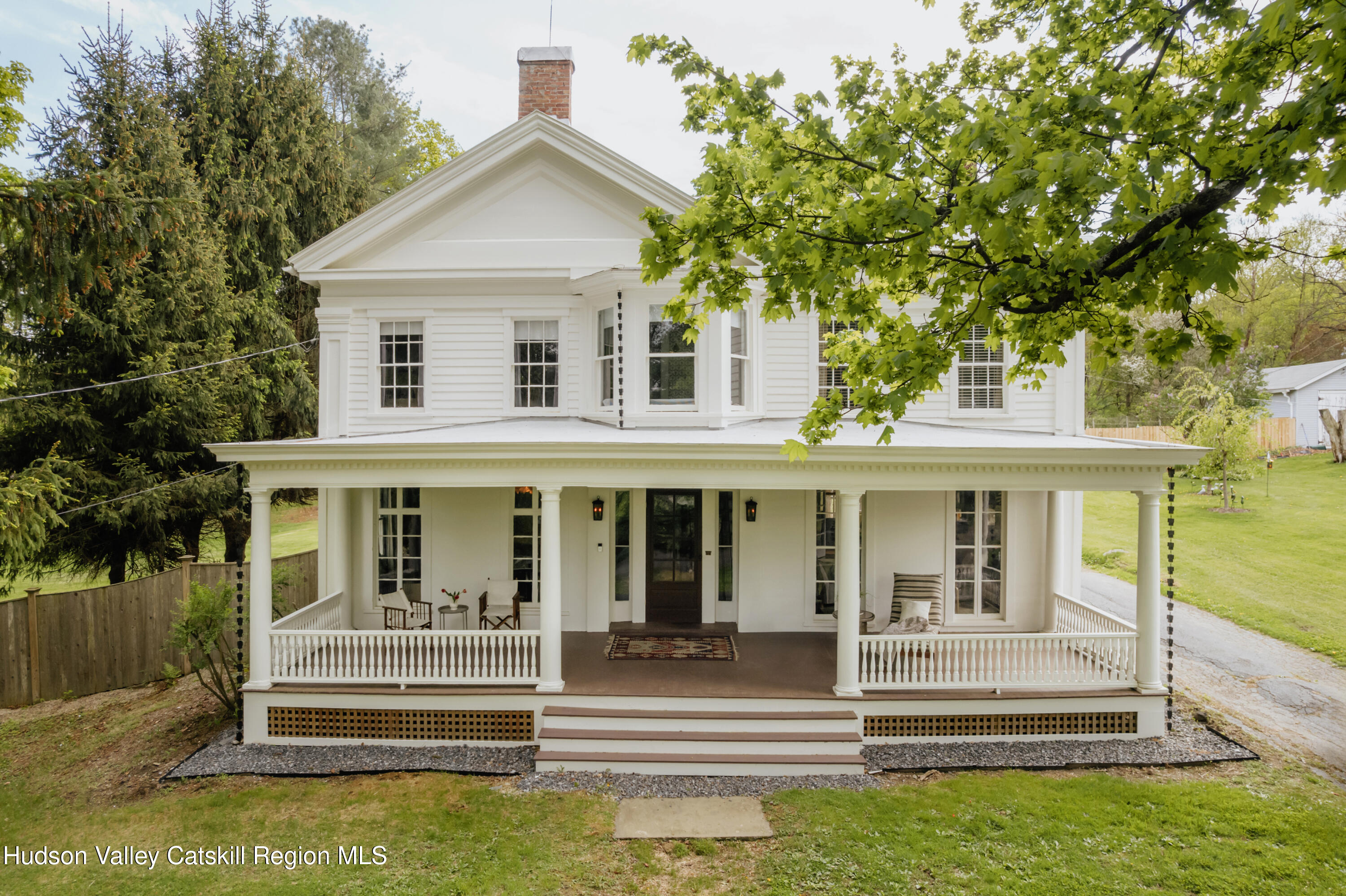 11 Cold Water Street, Hillsdale, New York - 4 Bedrooms  
4 Bathrooms - 