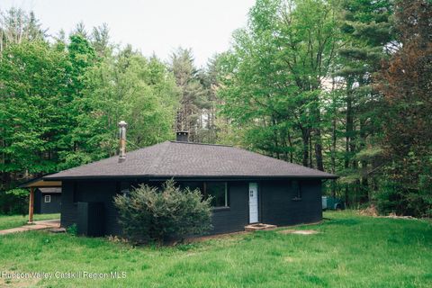 Homes For Rent - 35 Race Track Road<br/> Woodstock, NY 12409