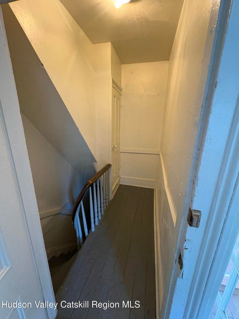 Apartment For Rent - 611 State Street #2<br/> Columbia County, Hudson, NY 12534