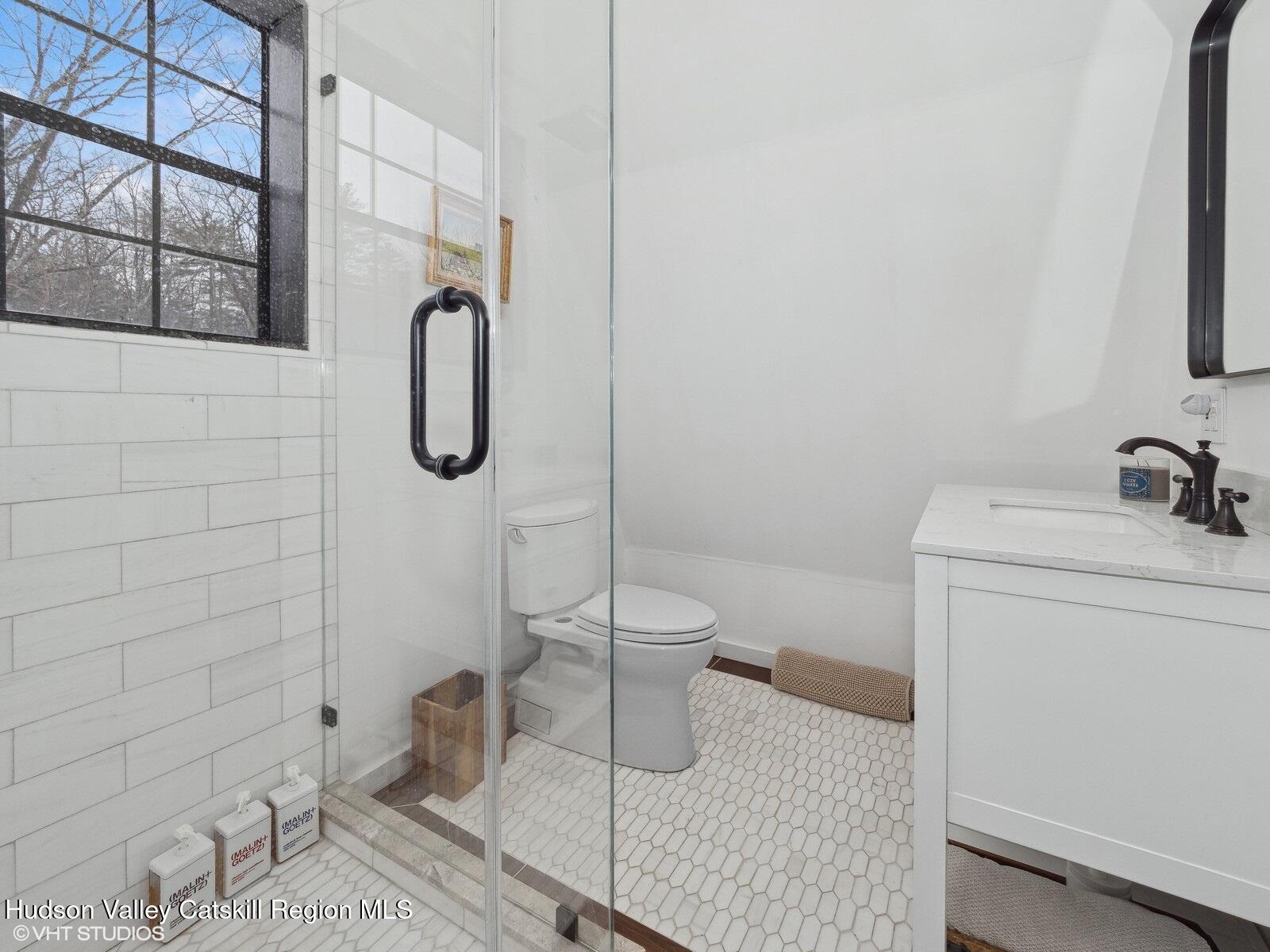 Accord, New York 12404, United States, 3 Bedrooms Bedrooms, ,4 BathroomsBathrooms,Residential,Pending,78060