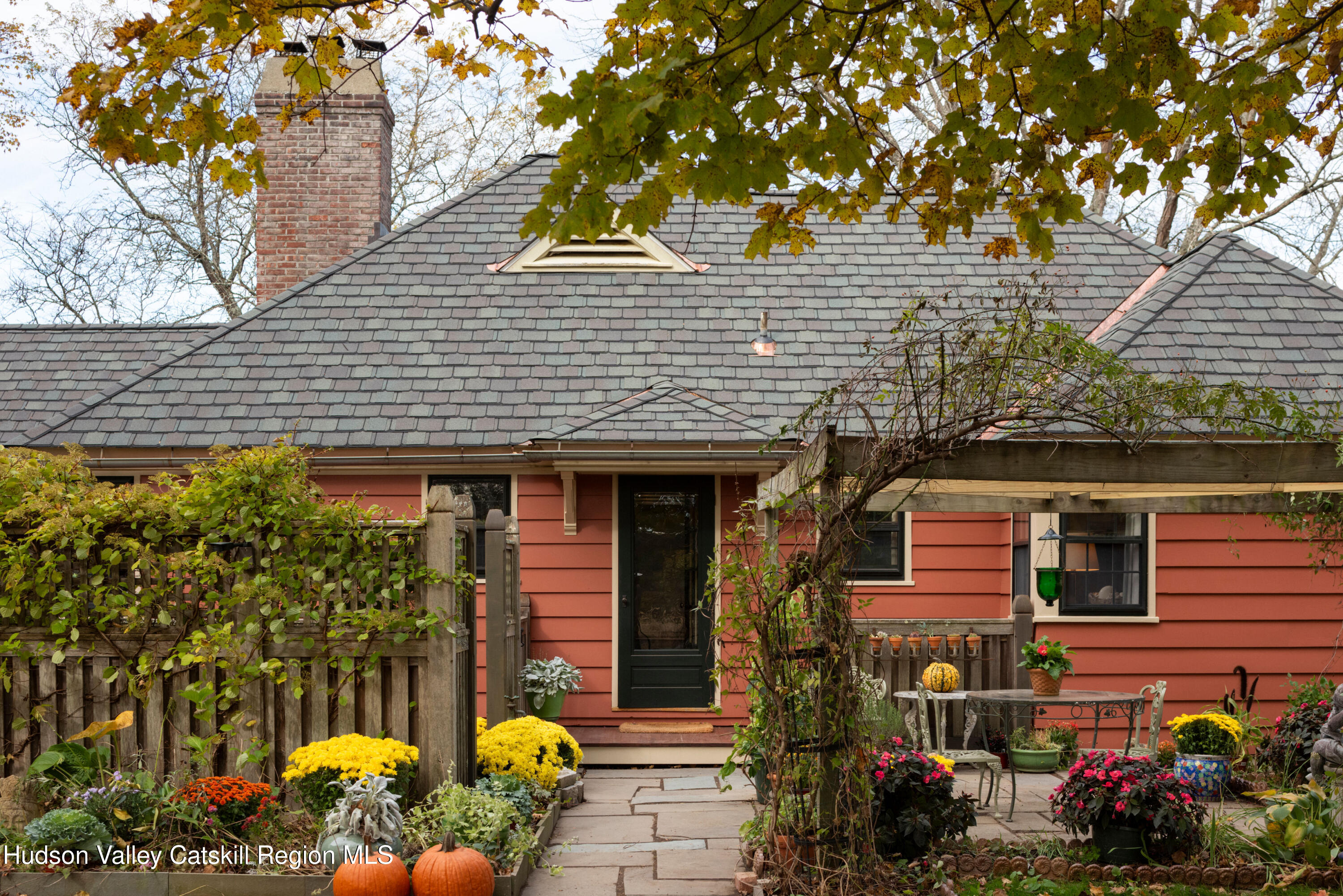 Clermont, New York 12526, United States, 4 Bedrooms Bedrooms, ,2 BathroomsBathrooms,Residential,Pending,231663