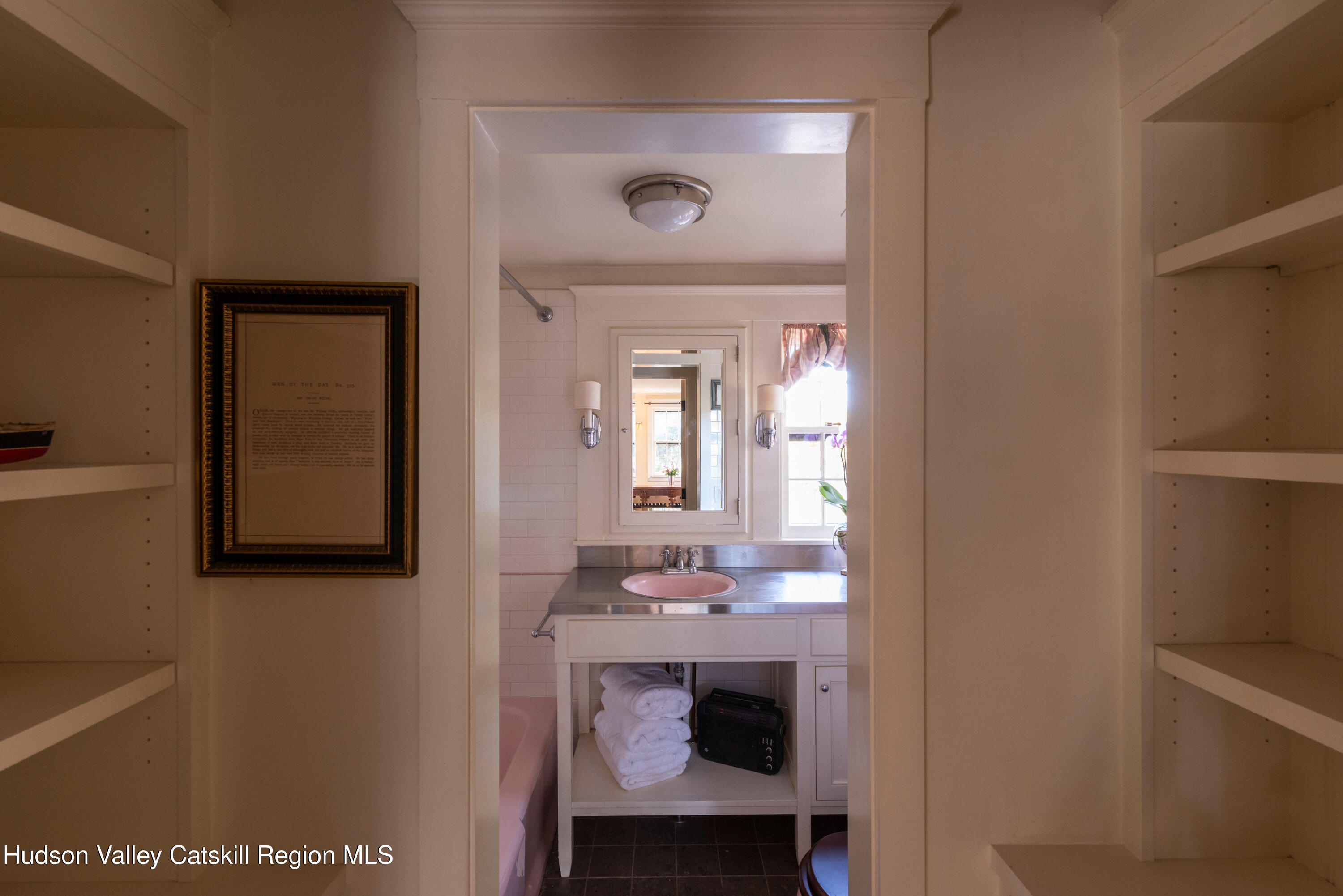 Clermont, New York 12526, United States, 4 Bedrooms Bedrooms, ,2 BathroomsBathrooms,Residential,Pending,231663