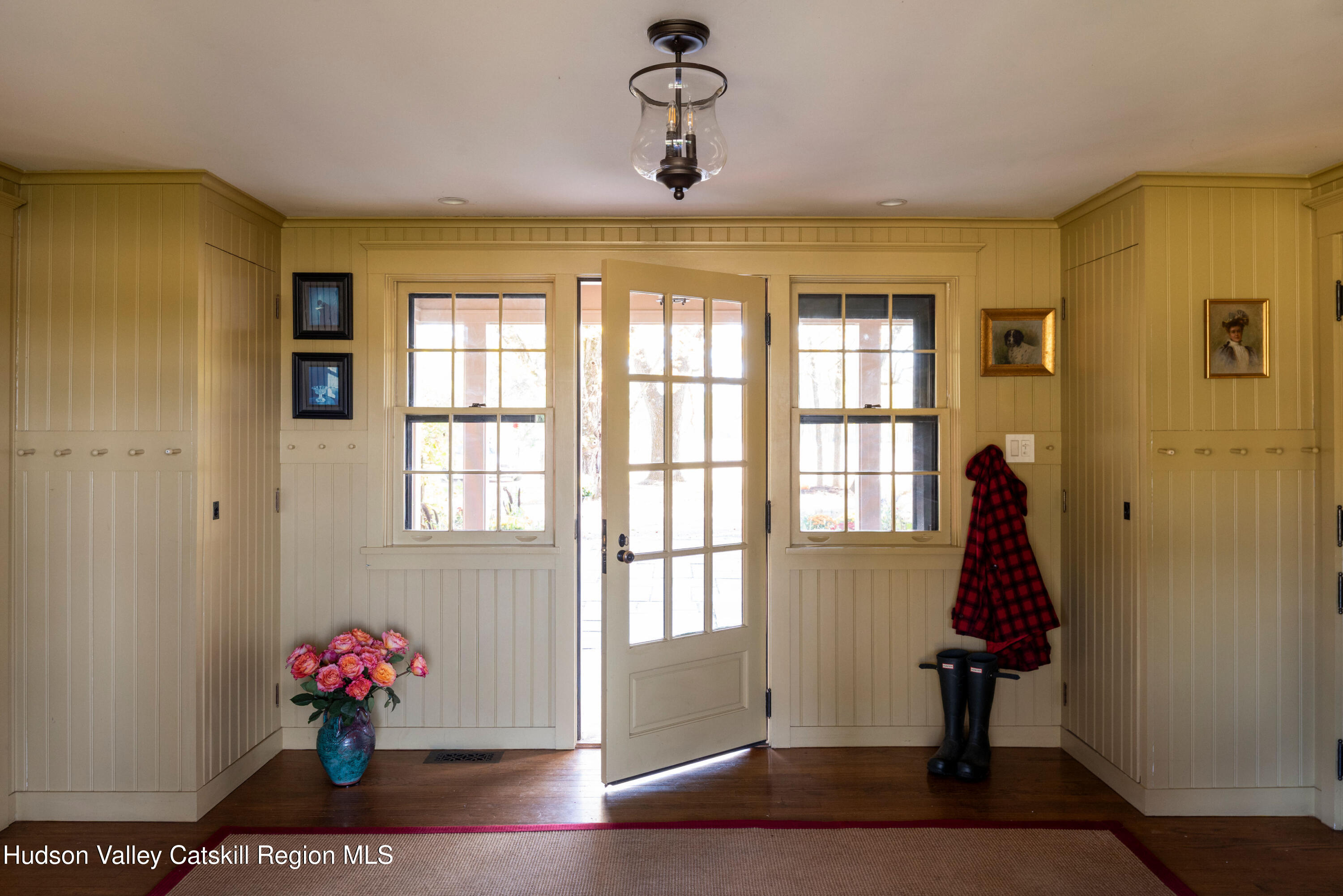 Clermont, New York 12526, United States, 4 Bedrooms Bedrooms, ,2 BathroomsBathrooms,Residential,Pending,231663