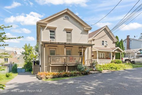Multifamily For Sale - 3 Maiden Lane Lane<br/> Chatham, NY 12037