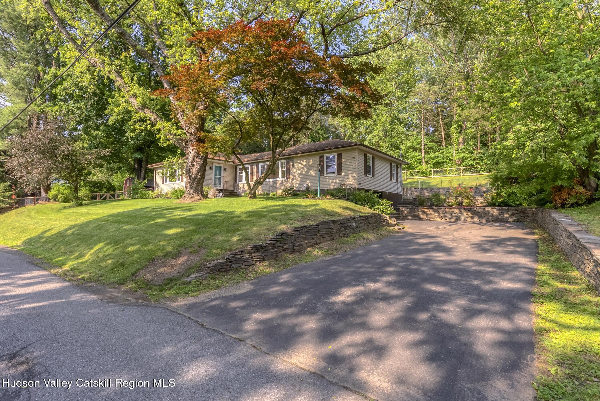 331 Joys Lane, Hurley, New York - 3 Bedrooms  
2 Bathrooms  
7 Rooms - 