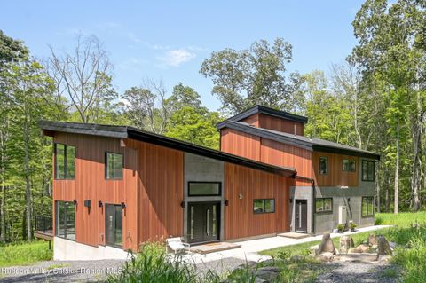 Photo of 30 Narrow Road, Kingston, NY 12401 (MLS # 20261013)