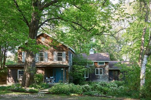 Photo of 611 Martindale Road, Craryville, NY 12521 (MLS # 20255267)