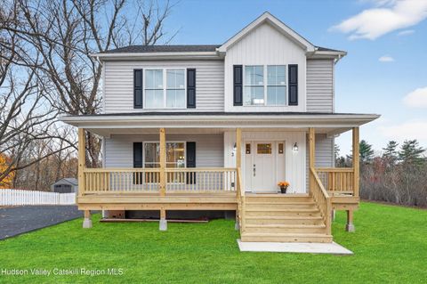 Photo of 25 Teetsel Street, Saugerties, NY 12477 (MLS # 20255695)