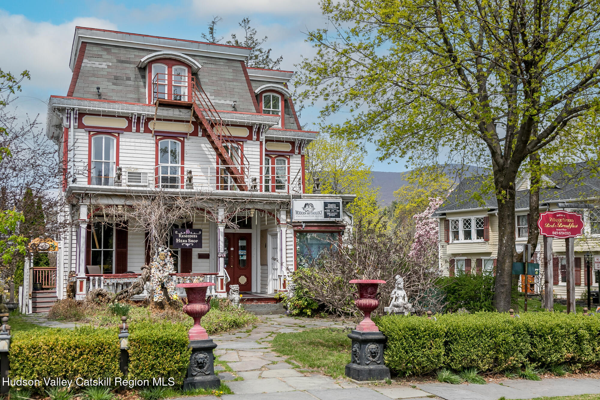 12 Tinker Street, Woodstock, Ohio image 2