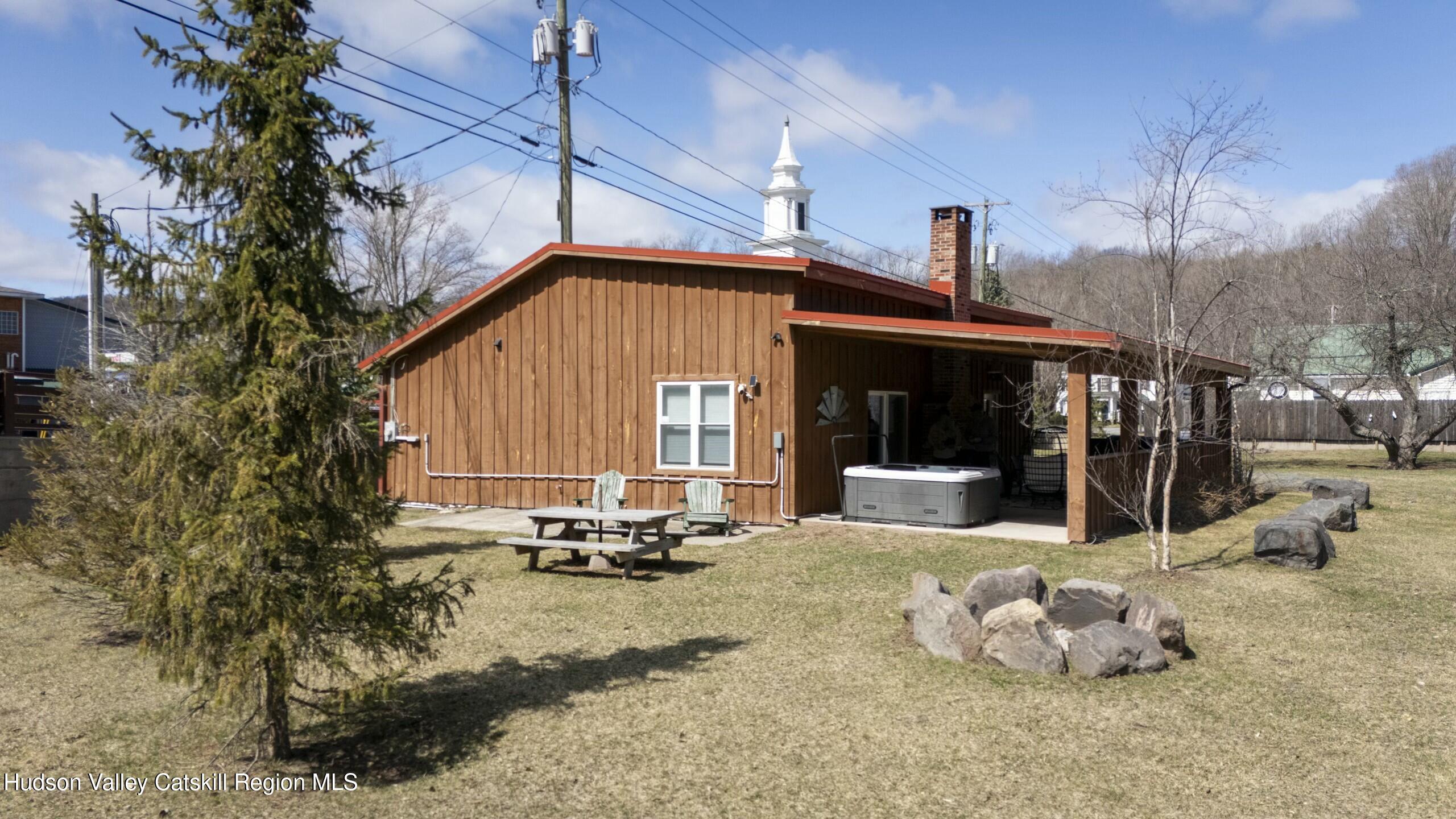 Windham, New York 12496, United States, 2 Bedrooms Bedrooms, ,2 BathroomsBathrooms,Residential,Active,173621