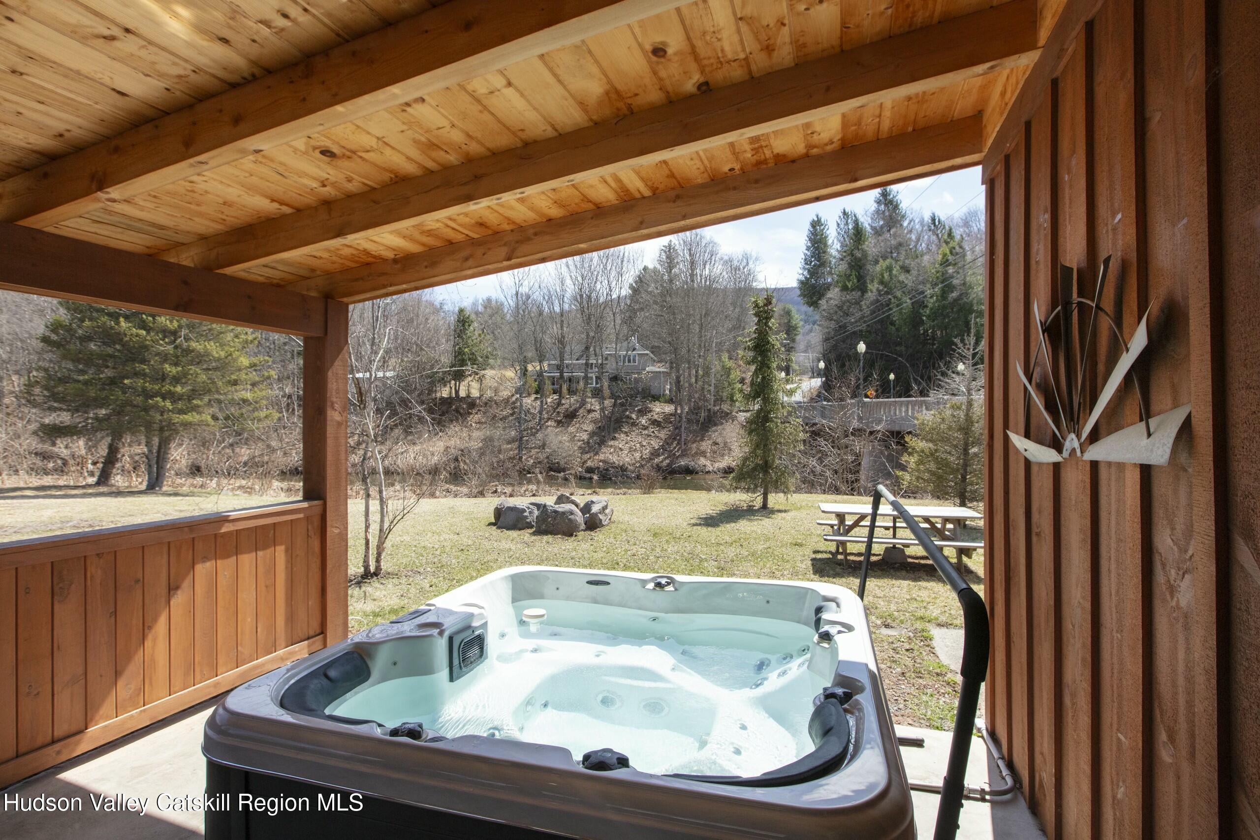 Windham, New York 12496, United States, 2 Bedrooms Bedrooms, ,2 BathroomsBathrooms,Residential,Active,173621