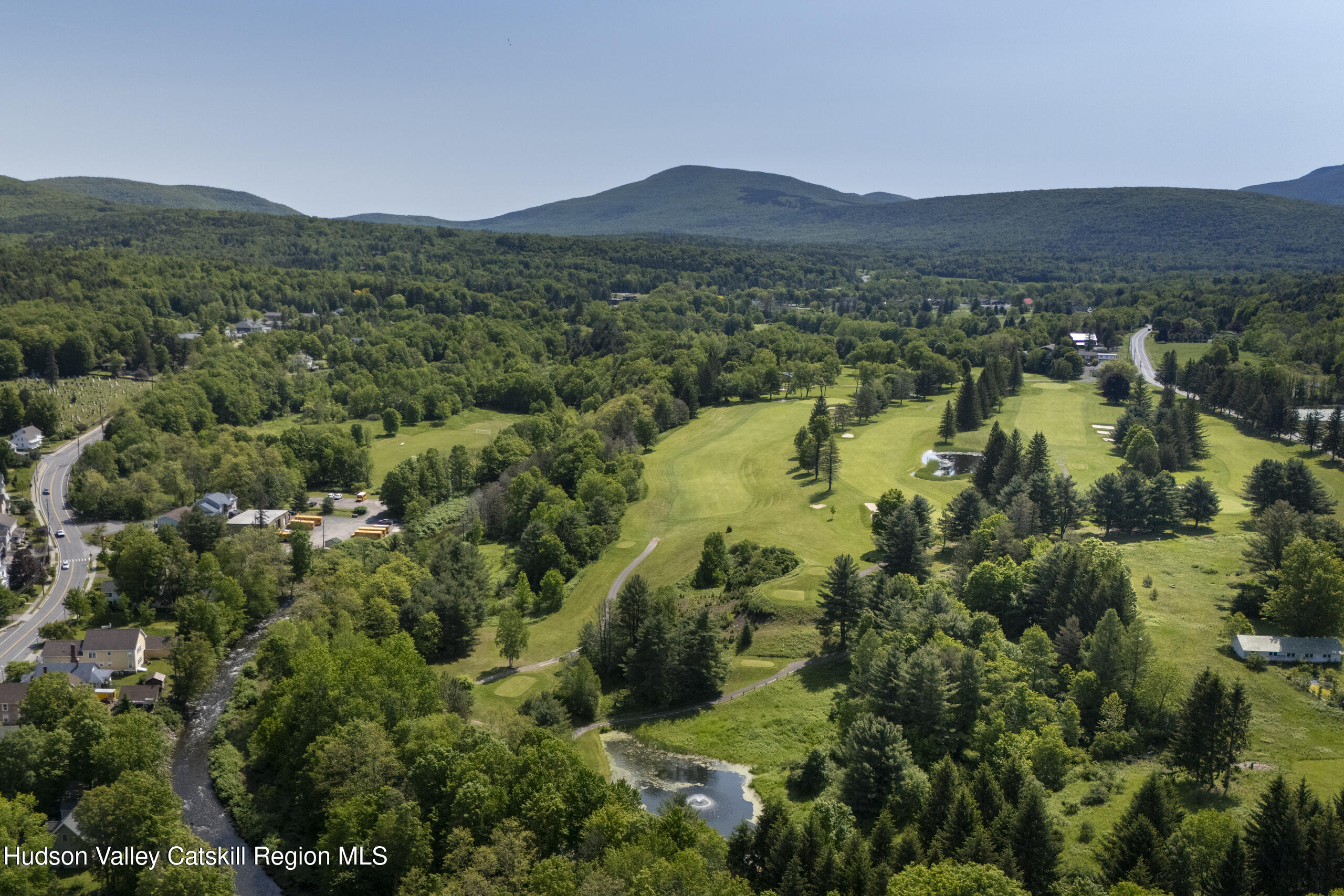 Windham, New York 12496, United States, 2 Bedrooms Bedrooms, ,2 BathroomsBathrooms,Residential,Active,173621