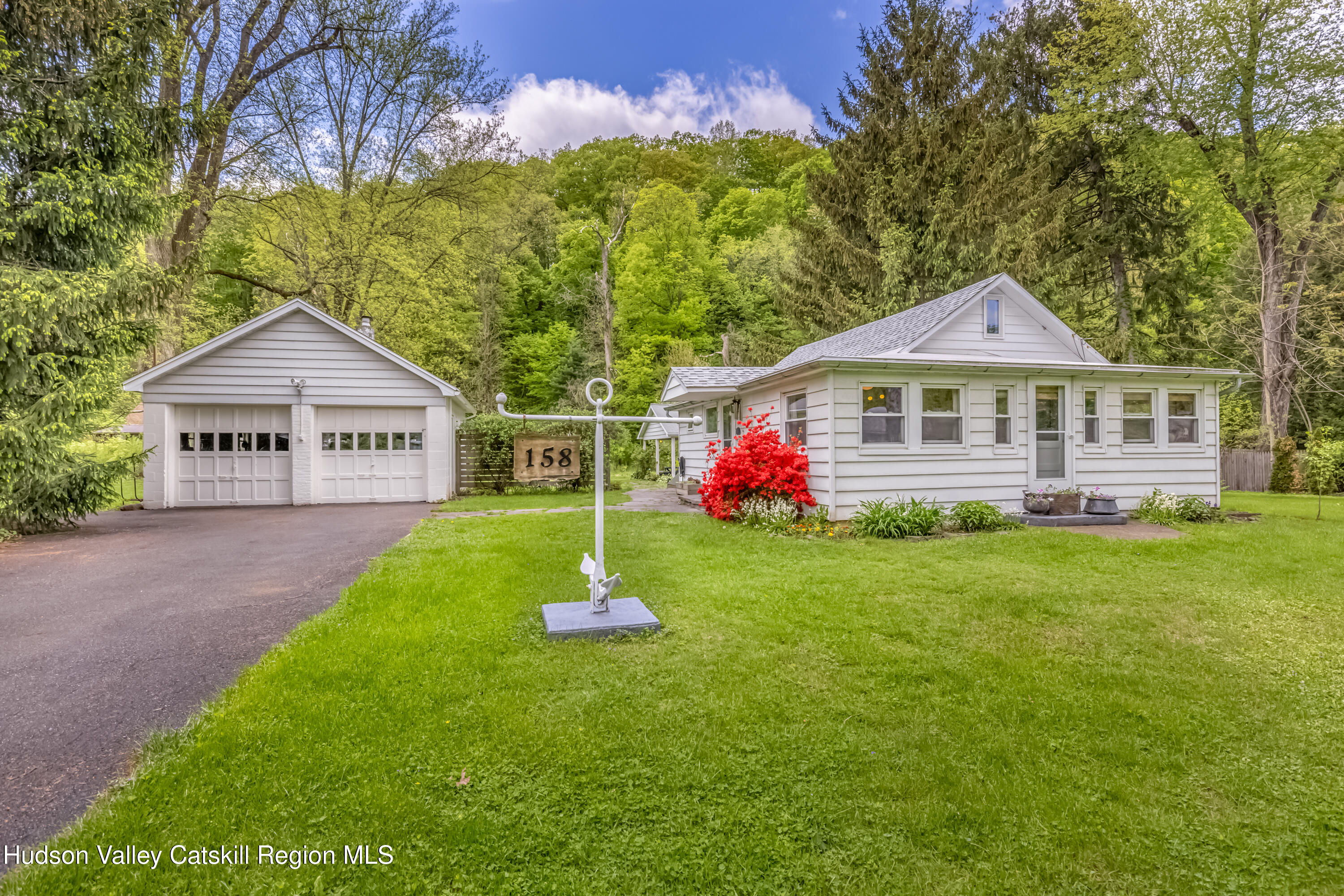 Saugerties, New York 12477, United States, 2 Bedrooms Bedrooms, ,2 BathroomsBathrooms,Residential,Pending,131042