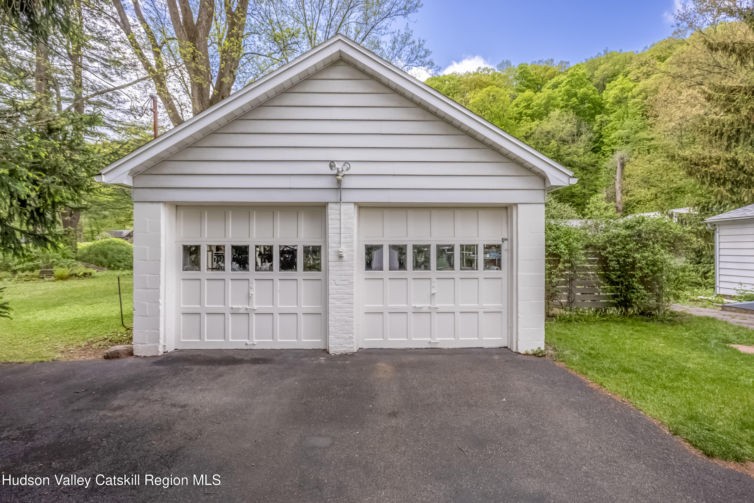 Saugerties, New York 12477, United States, 2 Bedrooms Bedrooms, ,2 BathroomsBathrooms,Residential,Pending,131042