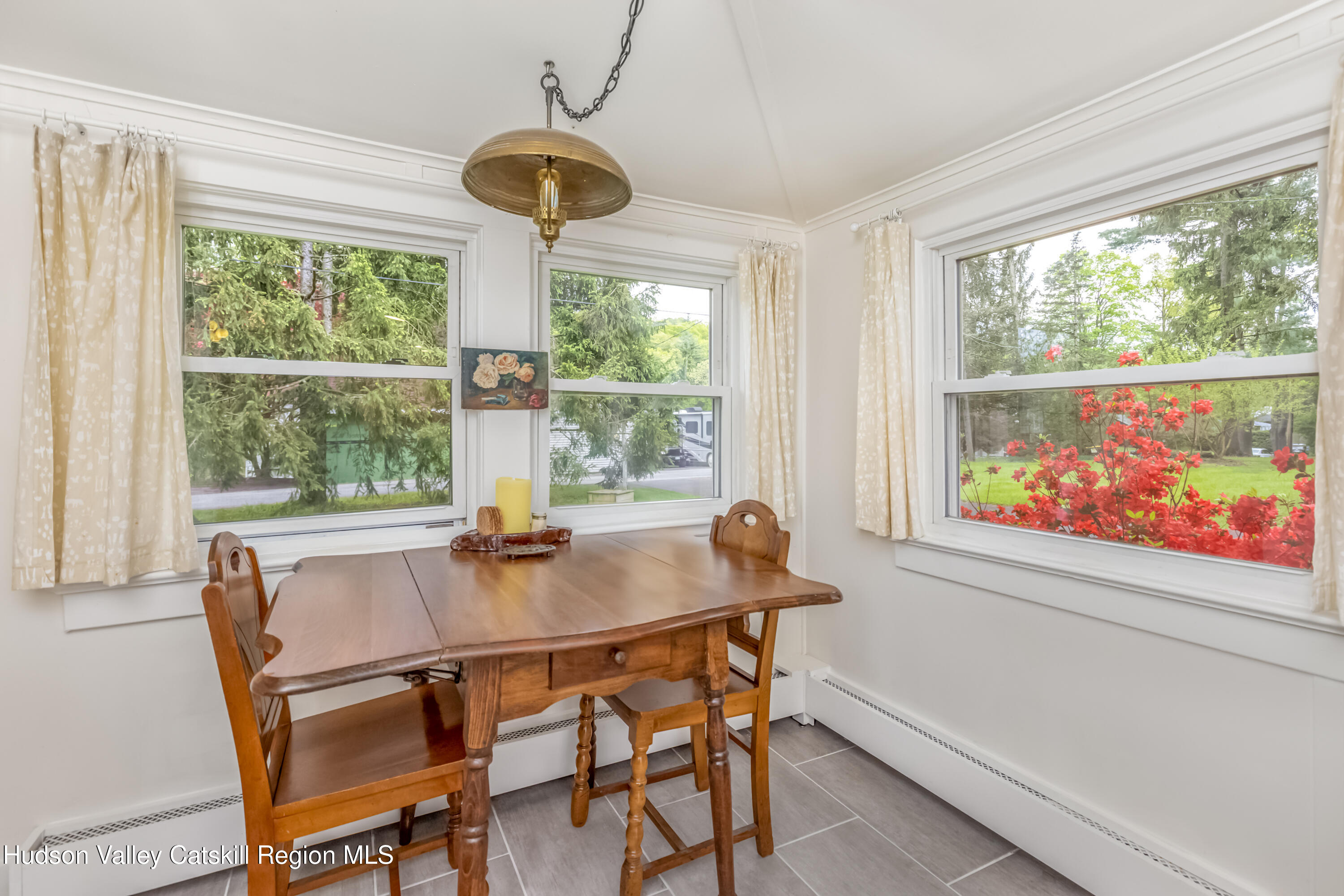 Saugerties, New York 12477, United States, 2 Bedrooms Bedrooms, ,2 BathroomsBathrooms,Residential,Pending,131042