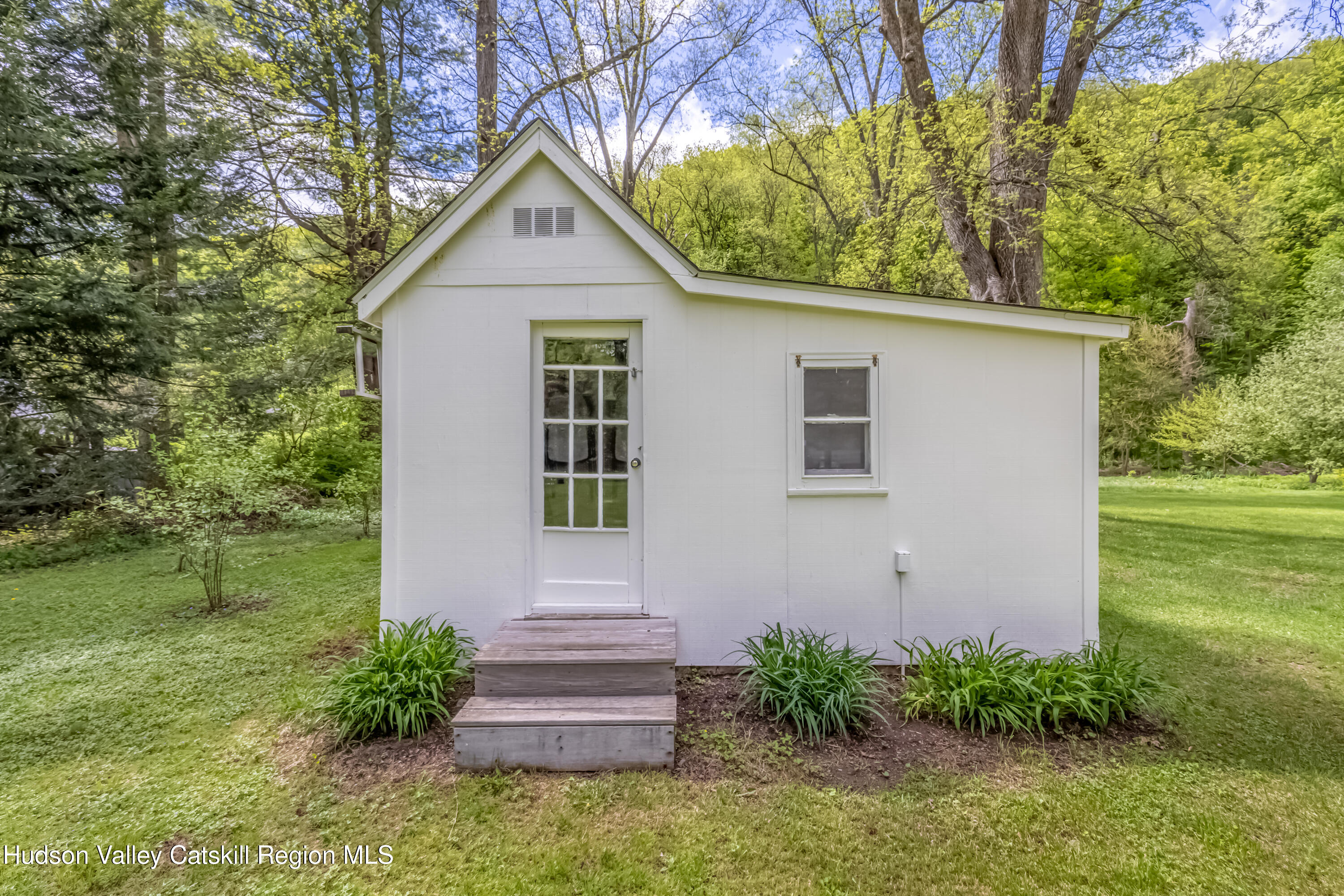 Saugerties, New York 12477, United States, 2 Bedrooms Bedrooms, ,2 BathroomsBathrooms,Residential,Pending,131042