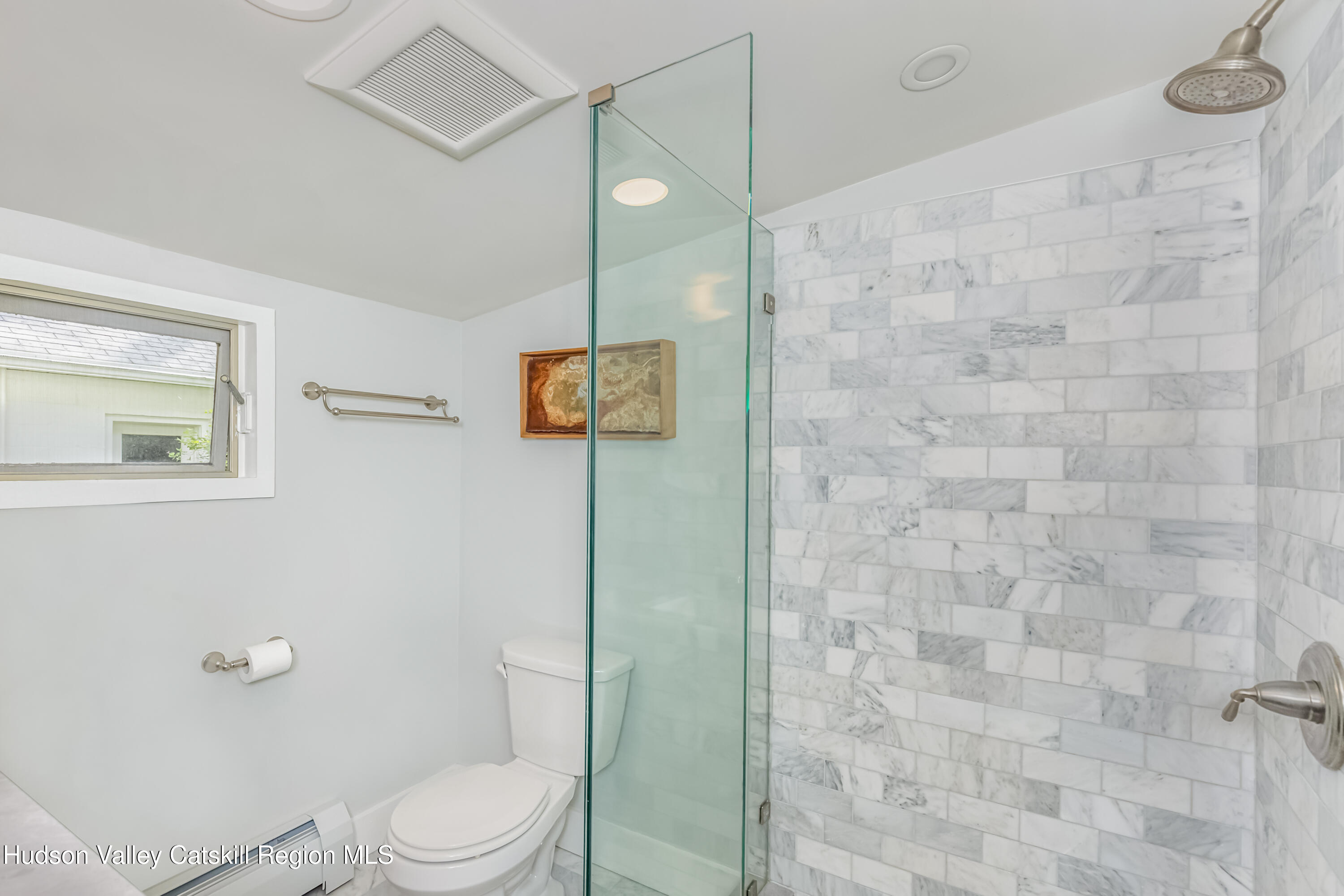 Saugerties, New York 12477, United States, 2 Bedrooms Bedrooms, ,2 BathroomsBathrooms,Residential,Pending,131042