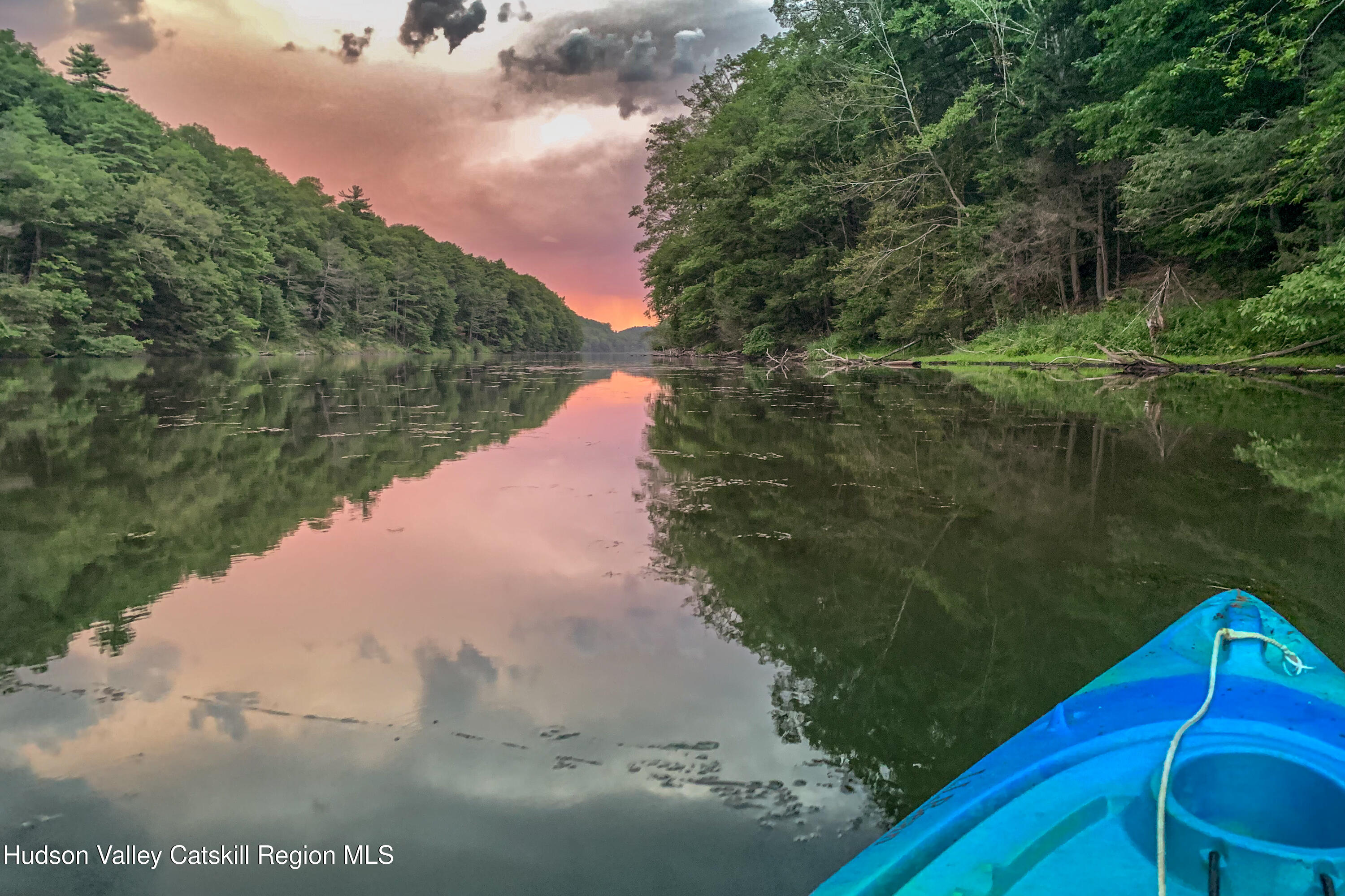 Saugerties, New York 12477, United States, 2 Bedrooms Bedrooms, ,2 BathroomsBathrooms,Residential,Pending,131042