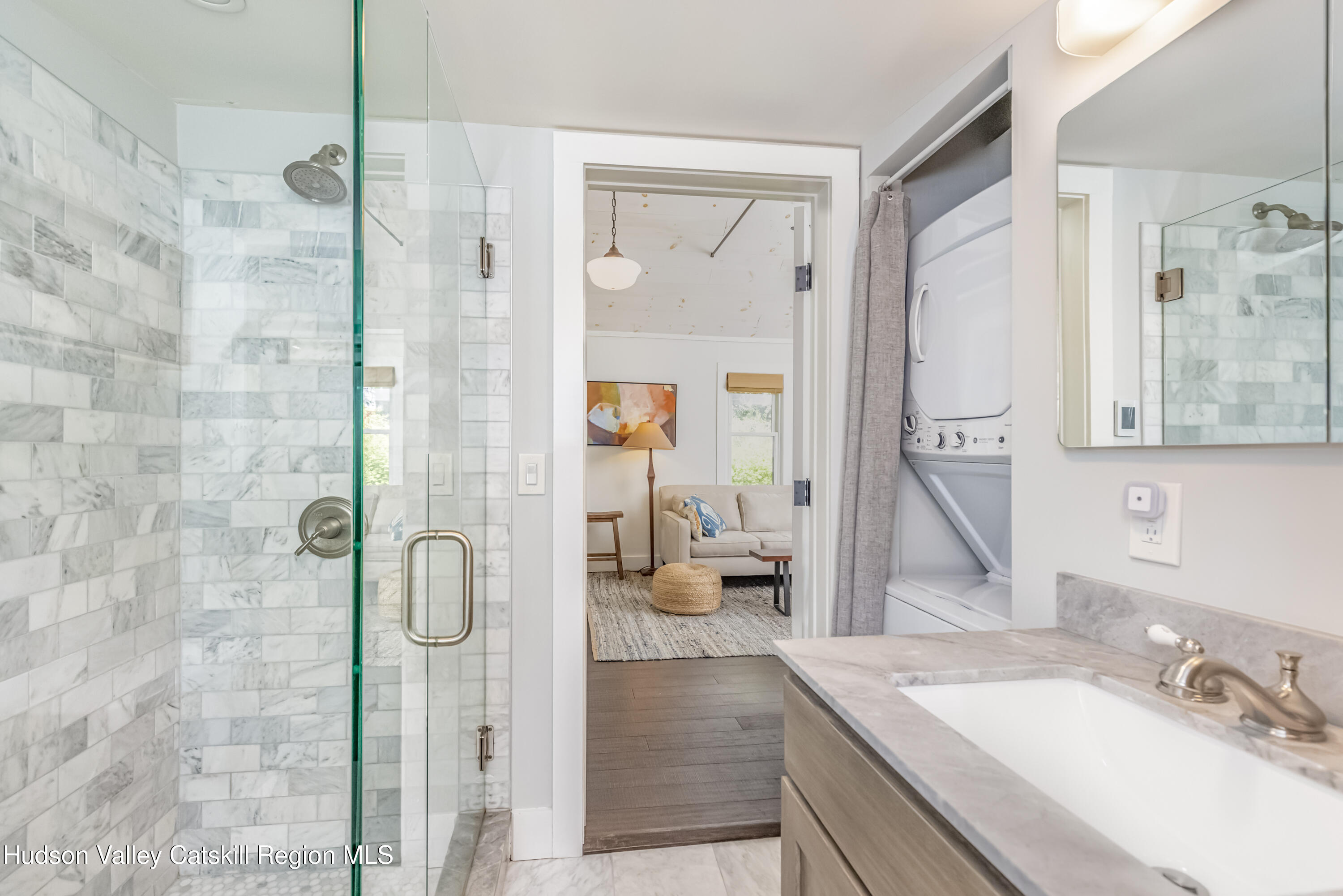 Saugerties, New York 12477, United States, 2 Bedrooms Bedrooms, ,2 BathroomsBathrooms,Residential,Pending,131042