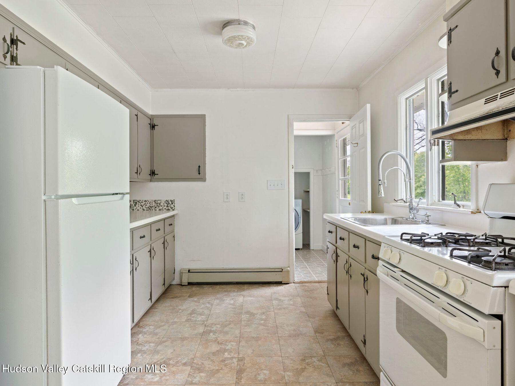 709 Rosewood Drive, Clovis, Texas image 14