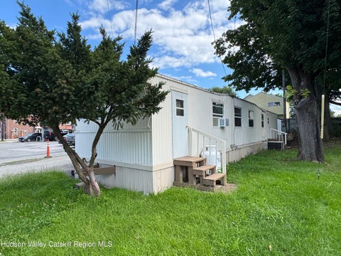 Mobile Home For Sale - 149 Schryver Street<br/> Port Ewen, NY 12466