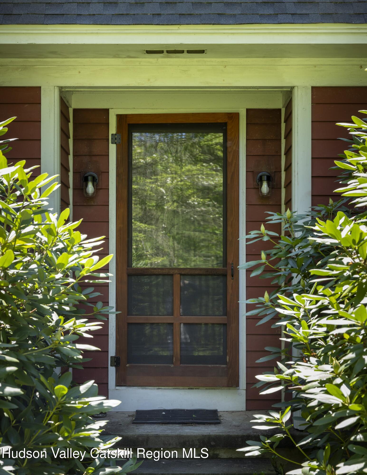 Mt. Tremper, New York 12457, United States, 2 Bedrooms Bedrooms, ,2 BathroomsBathrooms,Residential,Pending,137363