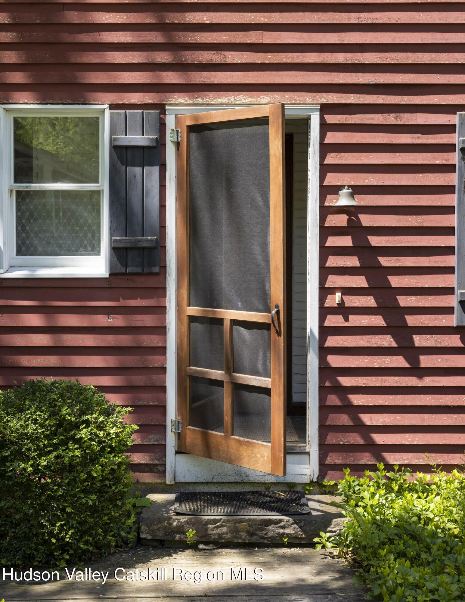 Mt. Tremper, New York 12457, United States, 2 Bedrooms Bedrooms, ,2 BathroomsBathrooms,Residential,Pending,137363