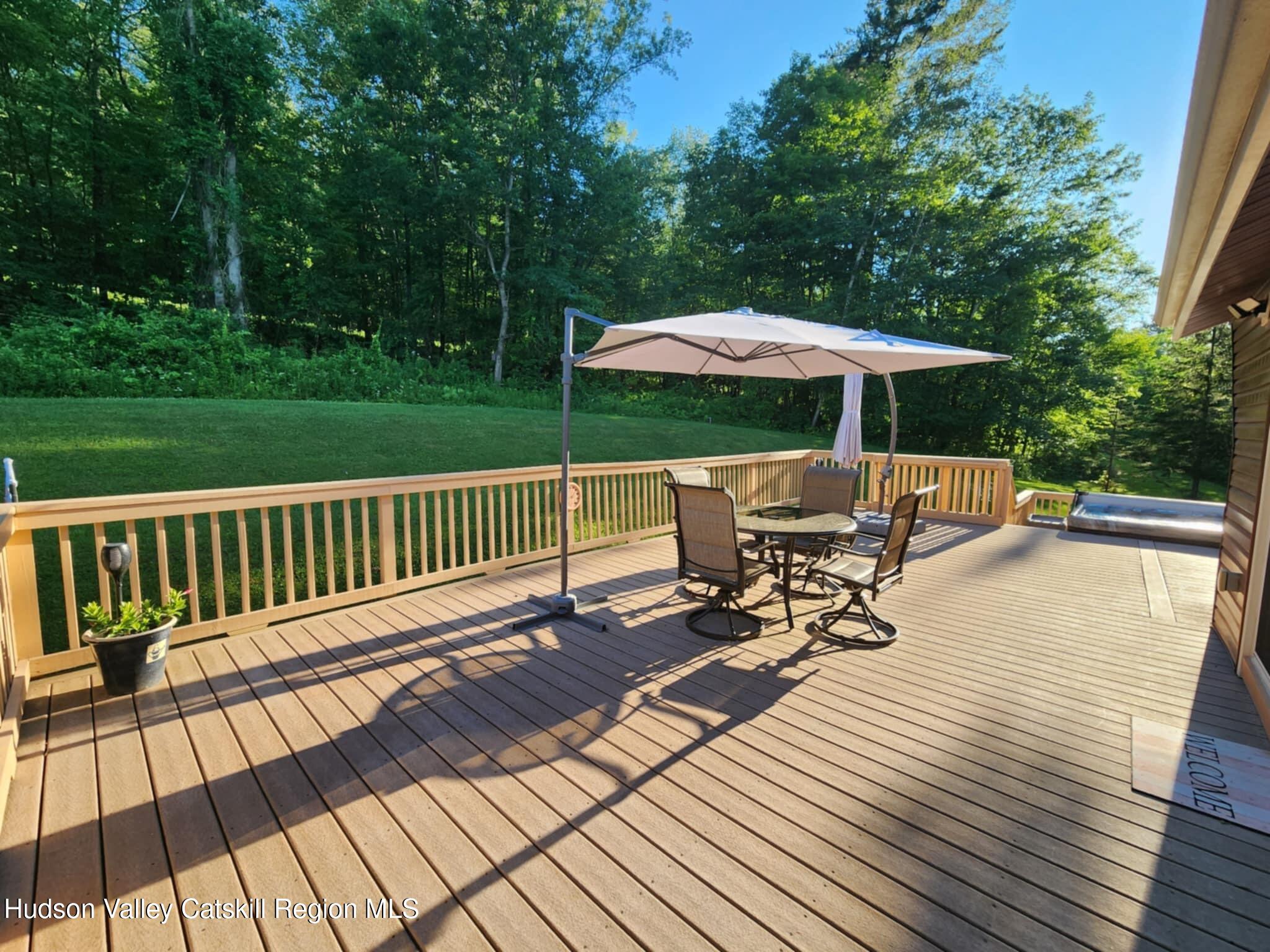 Pittsfield, Massachusetts 01201, United States, 3 Bedrooms Bedrooms, ,3 BathroomsBathrooms,Residential,Active,184325