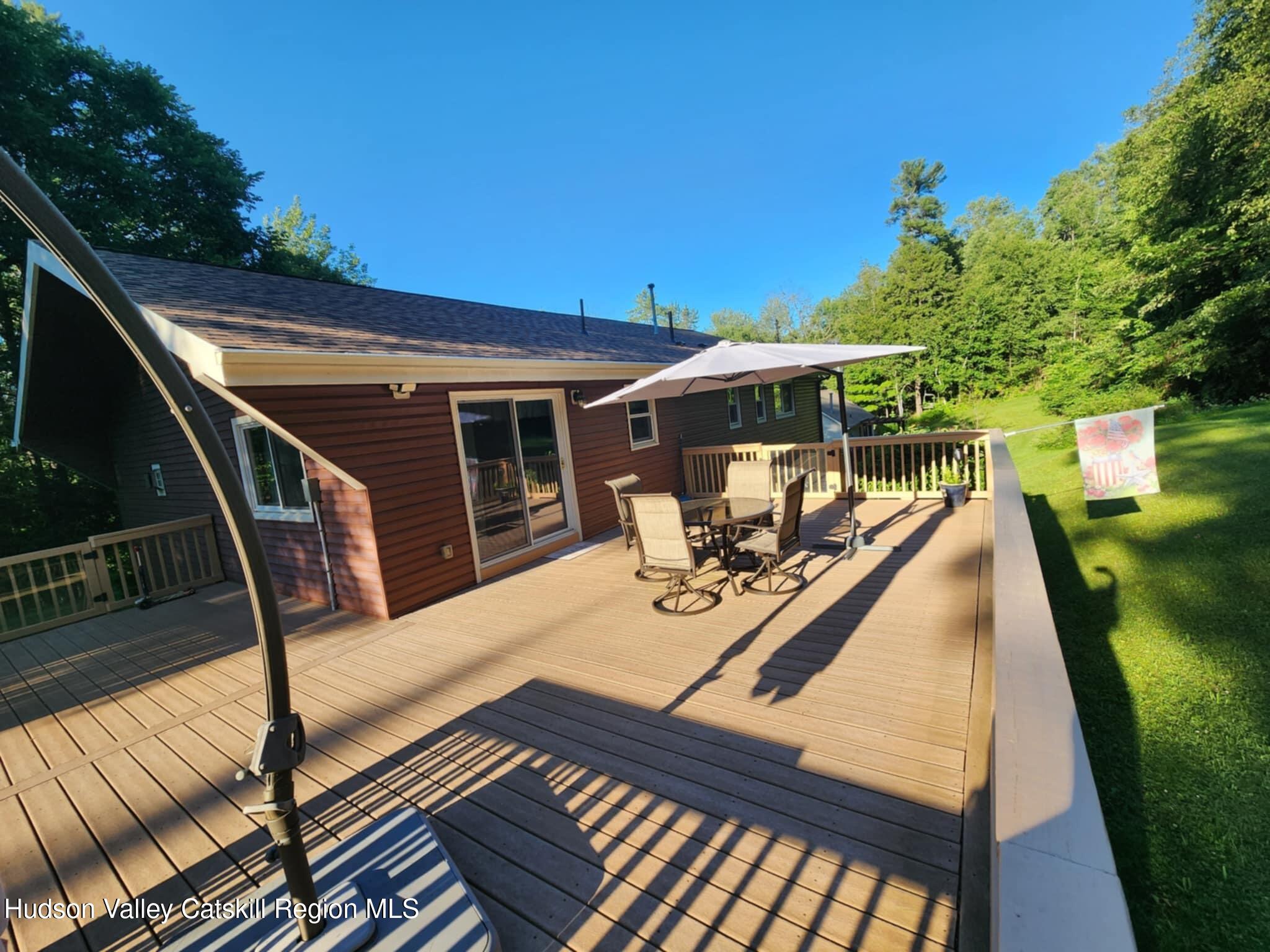 Pittsfield, Massachusetts 01201, United States, 3 Bedrooms Bedrooms, ,3 BathroomsBathrooms,Residential,Active,184325