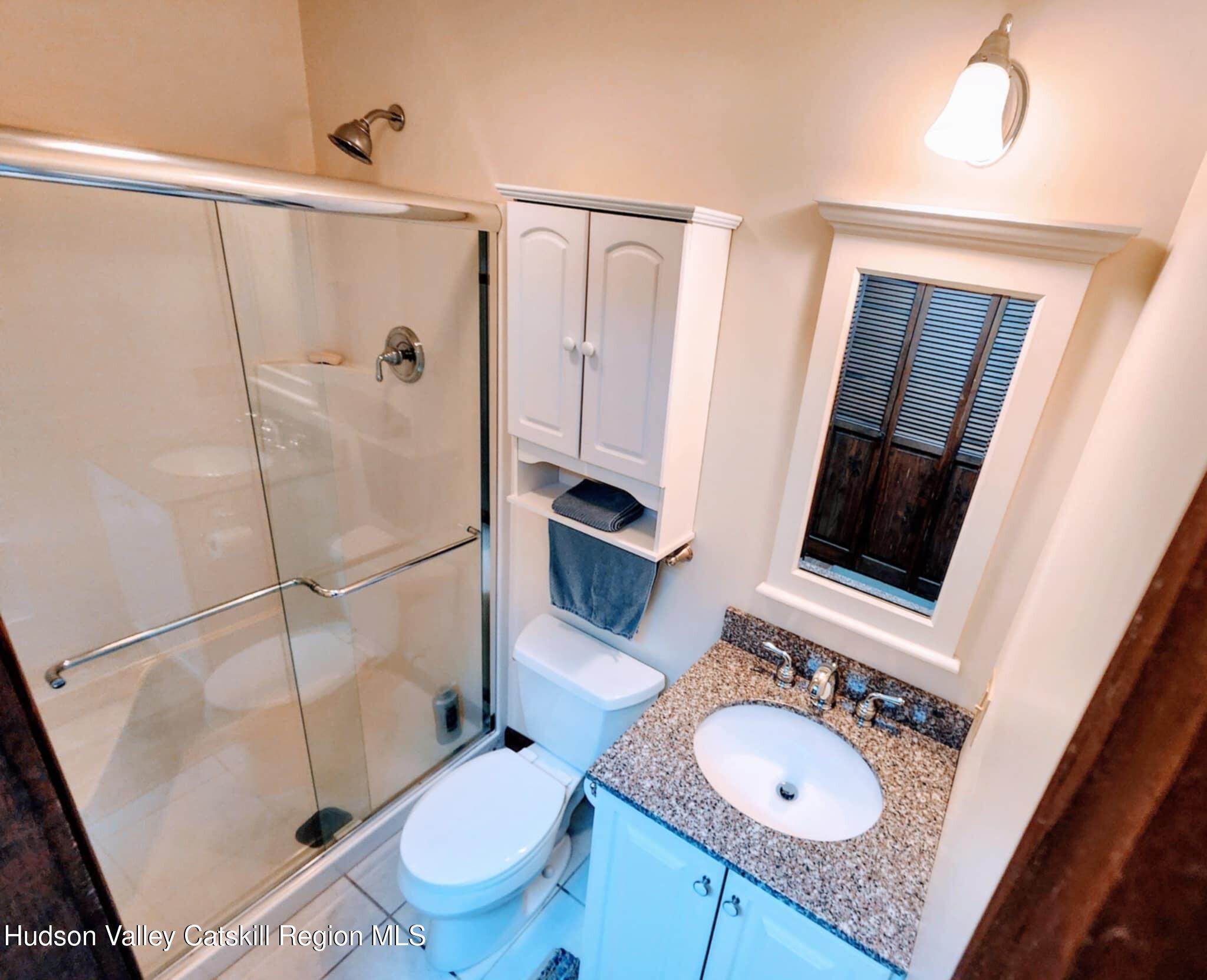 Pittsfield, Massachusetts 01201, United States, 3 Bedrooms Bedrooms, ,3 BathroomsBathrooms,Residential,Active,184325