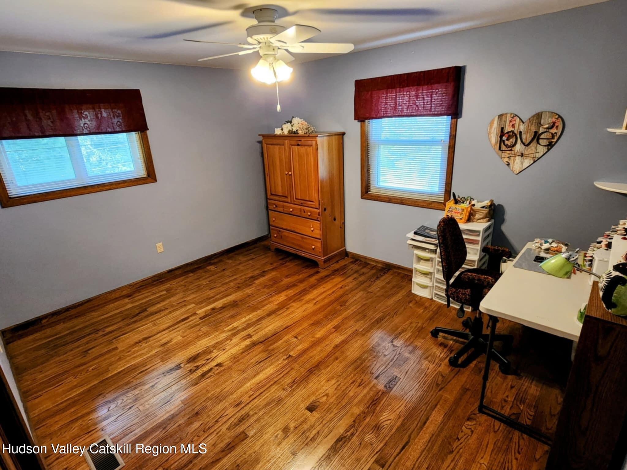 Pittsfield, Massachusetts 01201, United States, 3 Bedrooms Bedrooms, ,3 BathroomsBathrooms,Residential,Active,184325