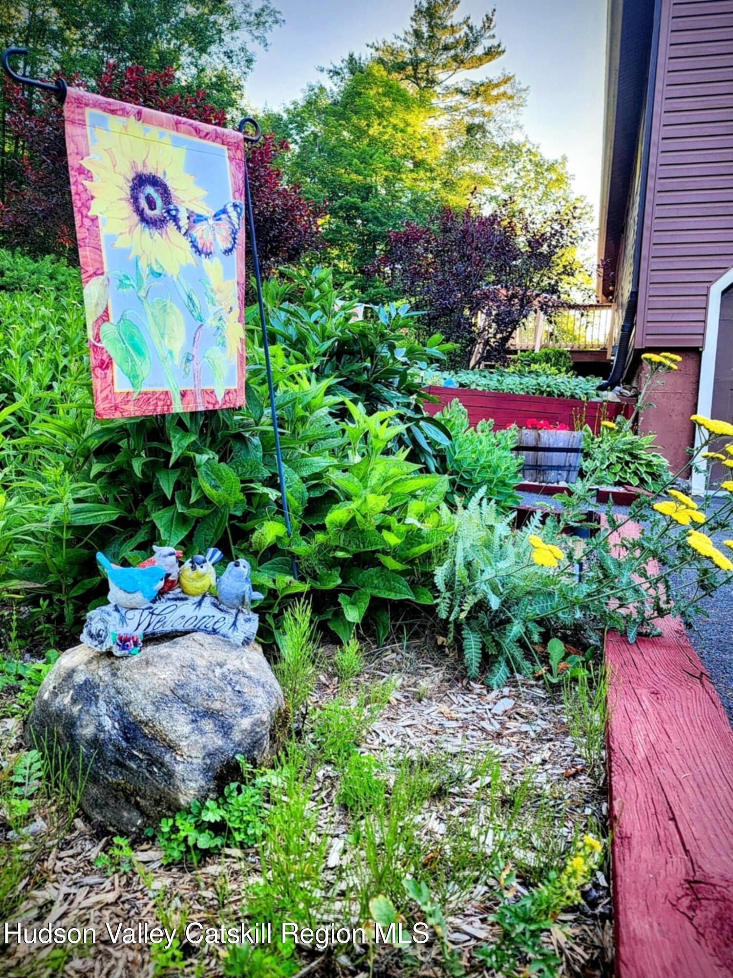 Pittsfield, Massachusetts 01201, United States, 3 Bedrooms Bedrooms, ,3 BathroomsBathrooms,Residential,Active,184325