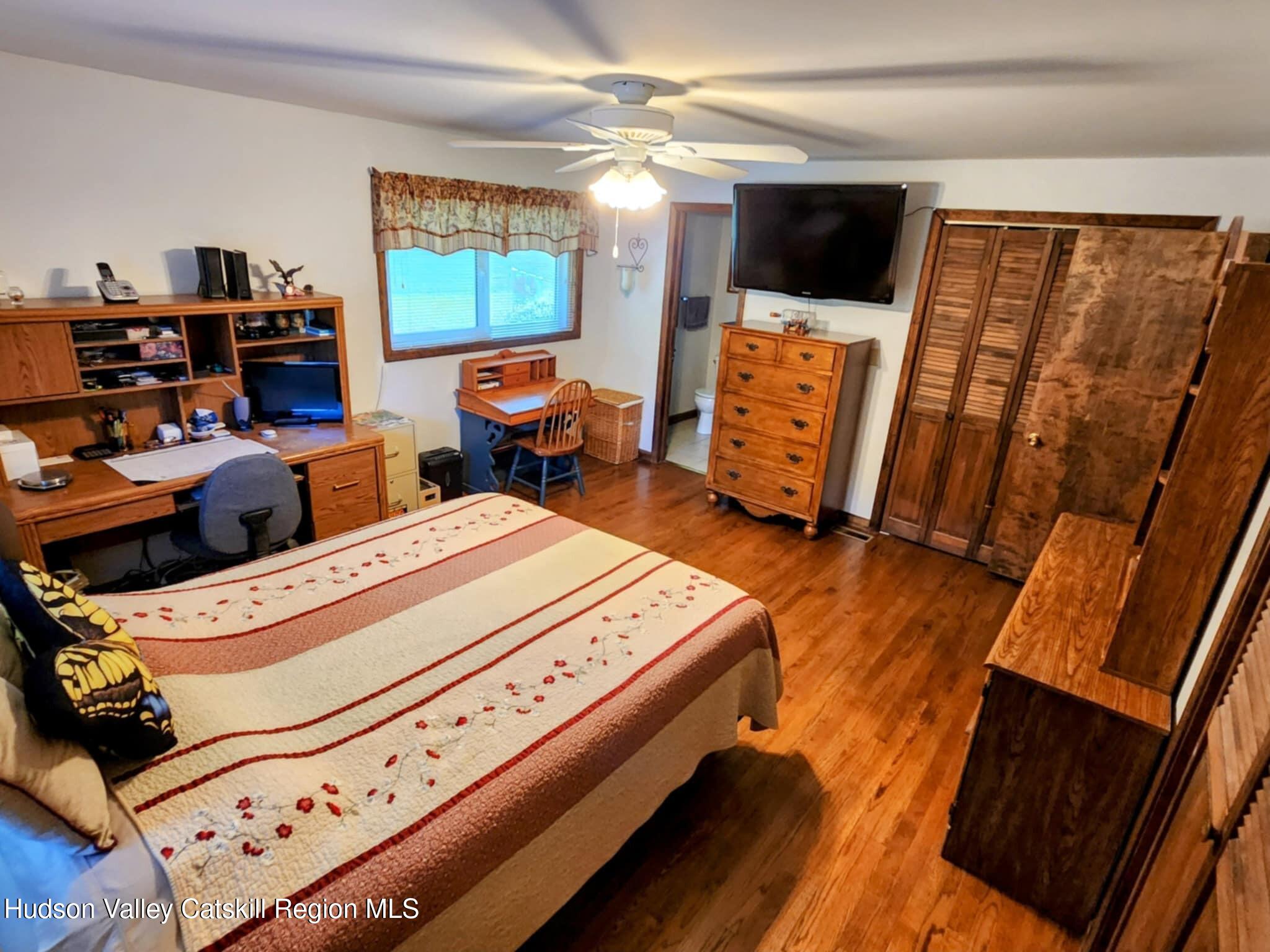 Pittsfield, Massachusetts 01201, United States, 3 Bedrooms Bedrooms, ,3 BathroomsBathrooms,Residential,Active,184325