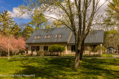 Photo of 115 Bellwood Lane, Saugerties, NY 12477 (MLS # 20261808)