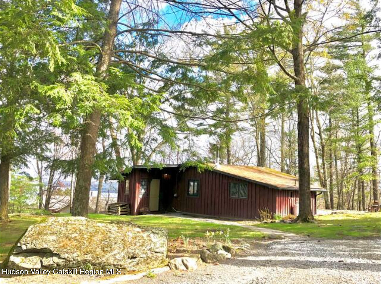 Rental Property at 195 Glenford Wittenberg Road, Hurley, New York - Bedrooms: 1 
Bathrooms: 1 
Rooms: 6  - $3,500 MO.