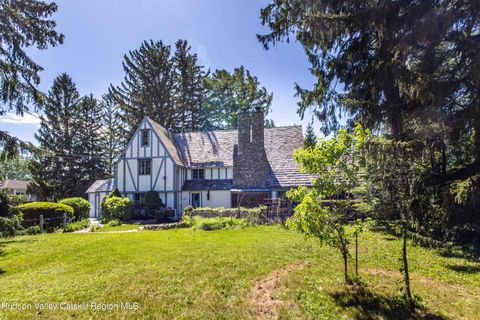 Photo of 2 Malden Ave Avenue, Saugerties, NY 12477 (MLS # 20260166)