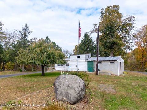 Mobile Home For Sale - 11 Millers Lane<br/> New Paltz, NY 12561