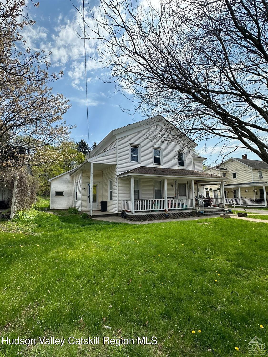 107 Main Street A, Philmont, New York - 1 Bedrooms  
1 Bathrooms  
4 Rooms - 