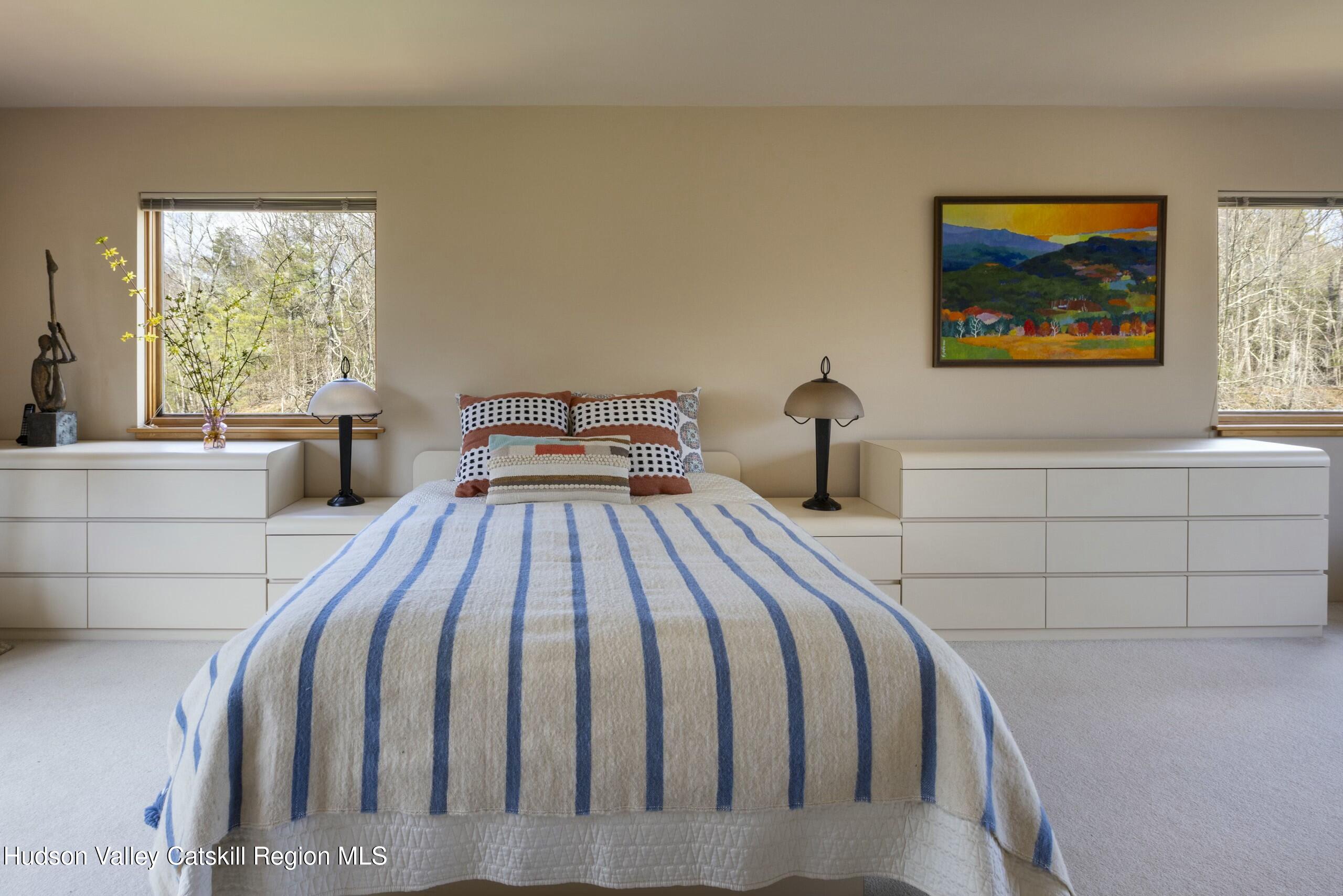 Kingston, New York 12401, United States, 3 Bedrooms Bedrooms, ,2 BathroomsBathrooms,Residential,Pending,121395