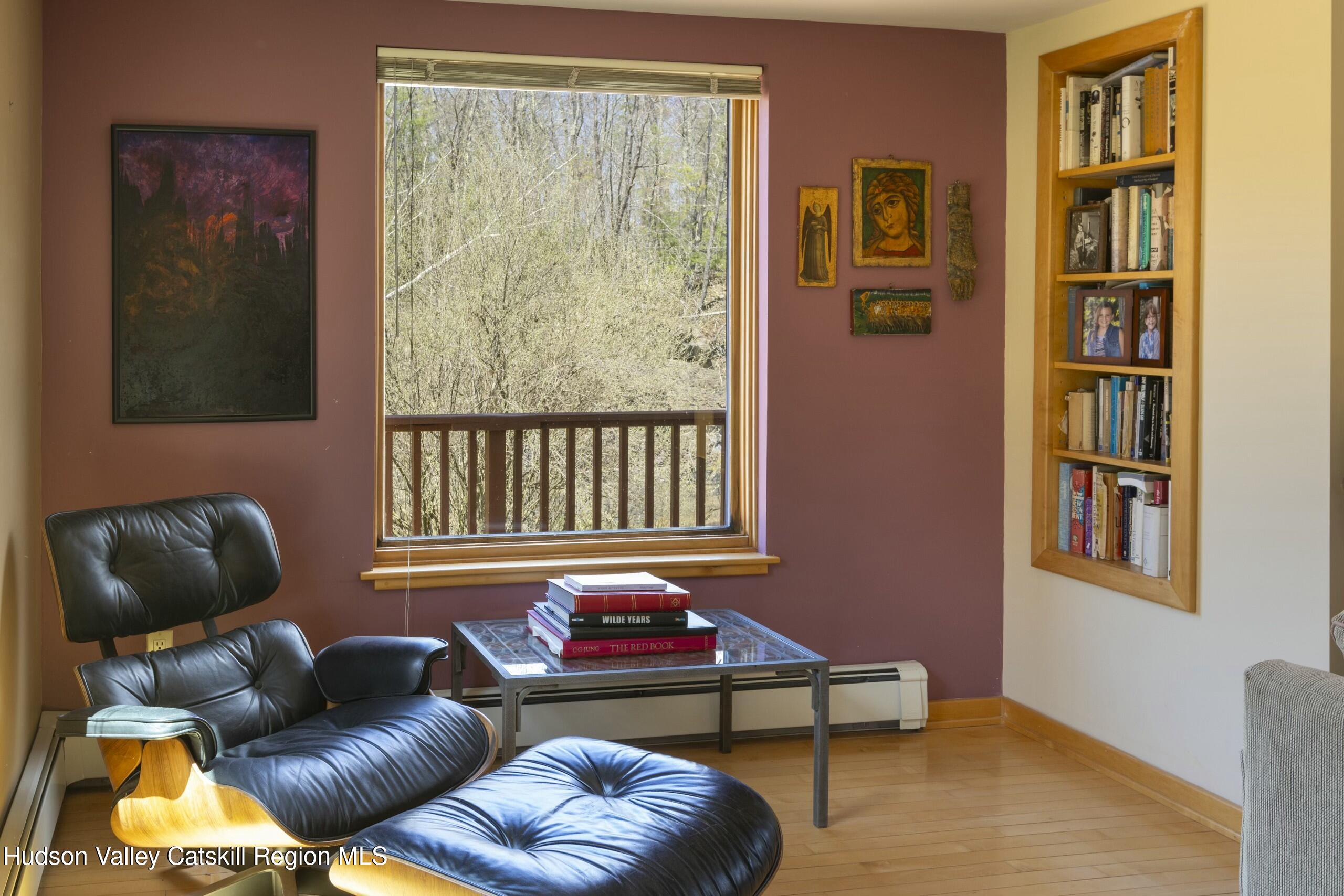 Kingston, New York 12401, United States, 3 Bedrooms Bedrooms, ,2 BathroomsBathrooms,Residential,Pending,121395