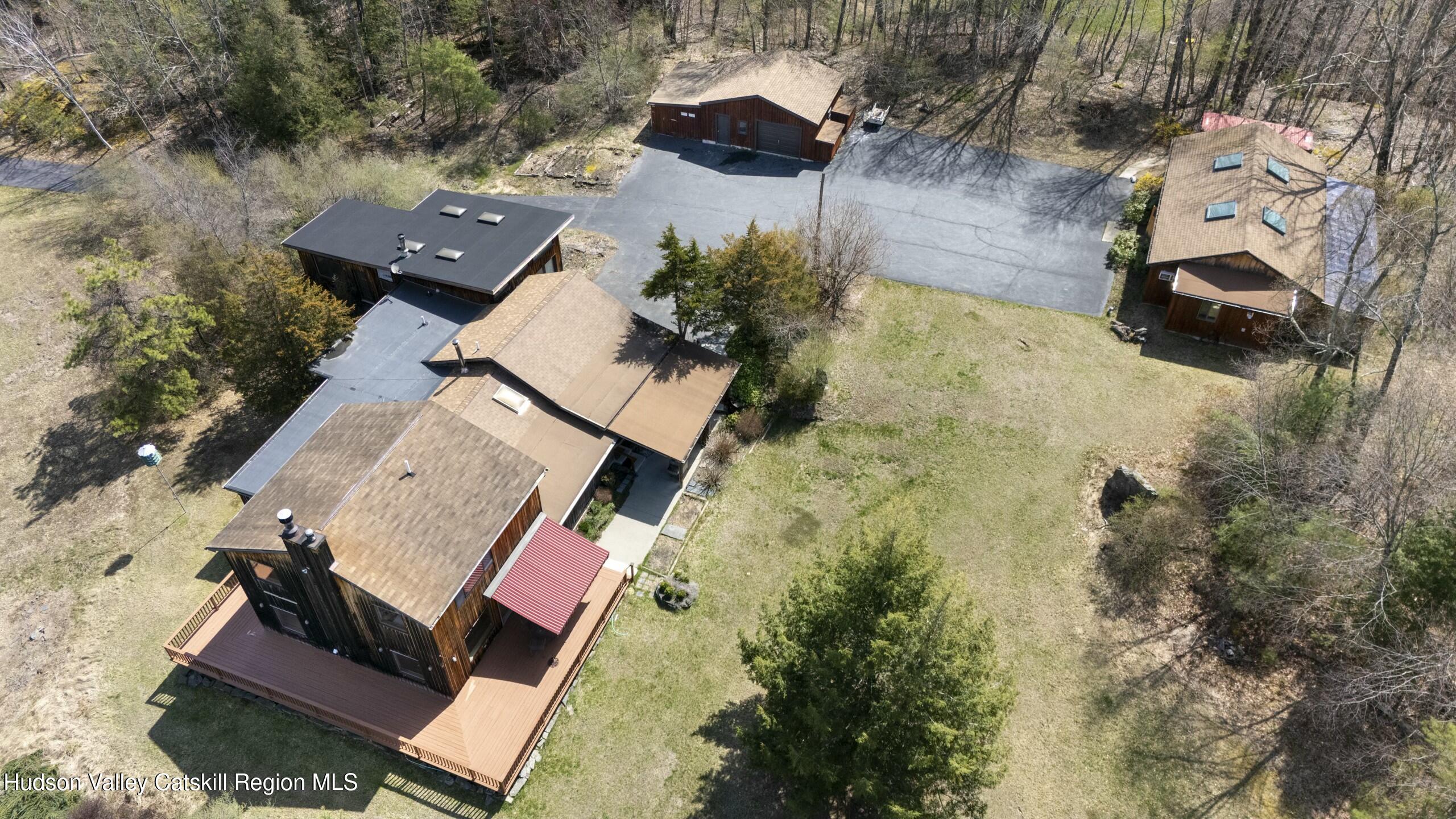 Kingston, New York 12401, United States, 3 Bedrooms Bedrooms, ,2 BathroomsBathrooms,Residential,Pending,121395