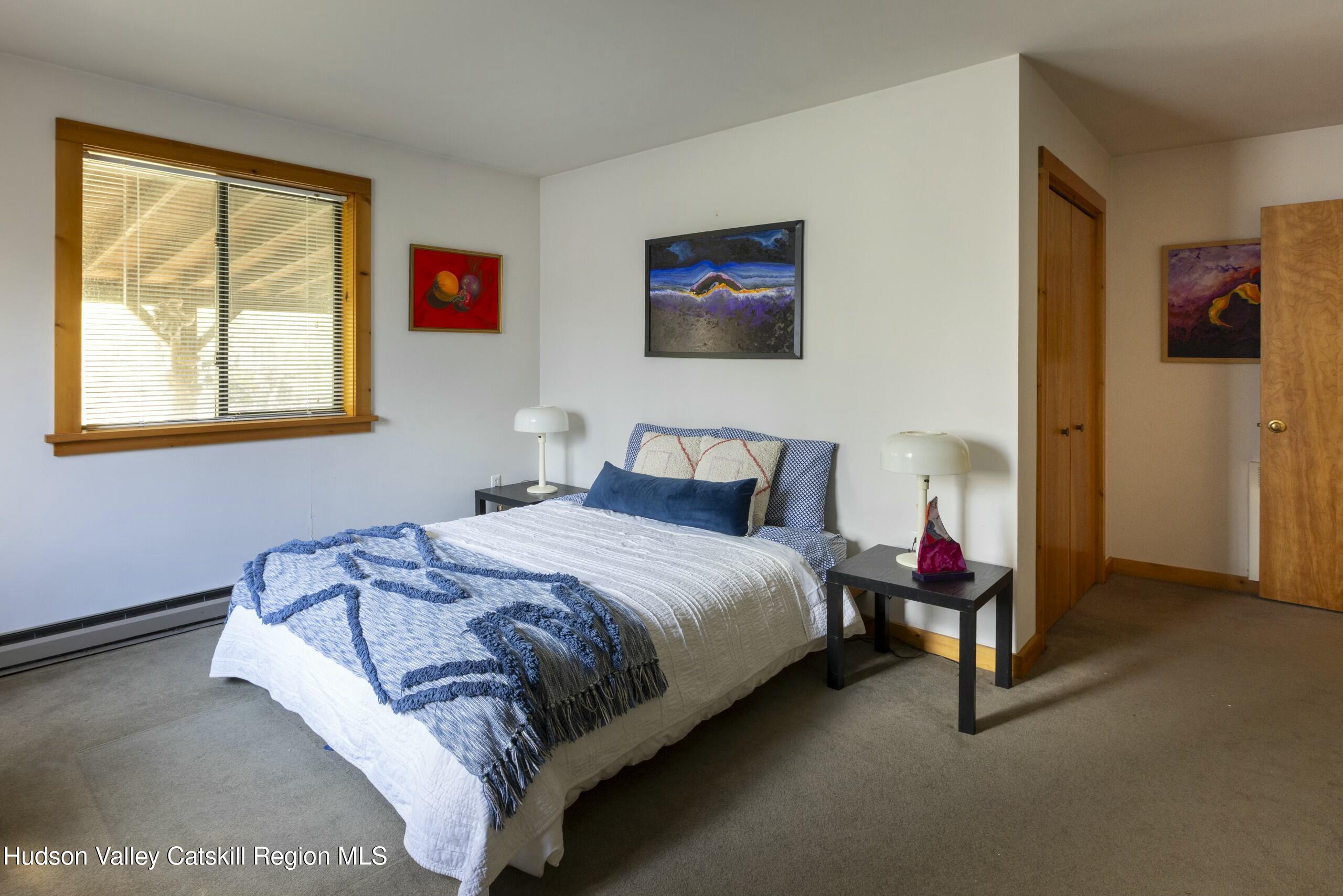 Kingston, New York 12401, United States, 3 Bedrooms Bedrooms, ,2 BathroomsBathrooms,Residential,Pending,121395