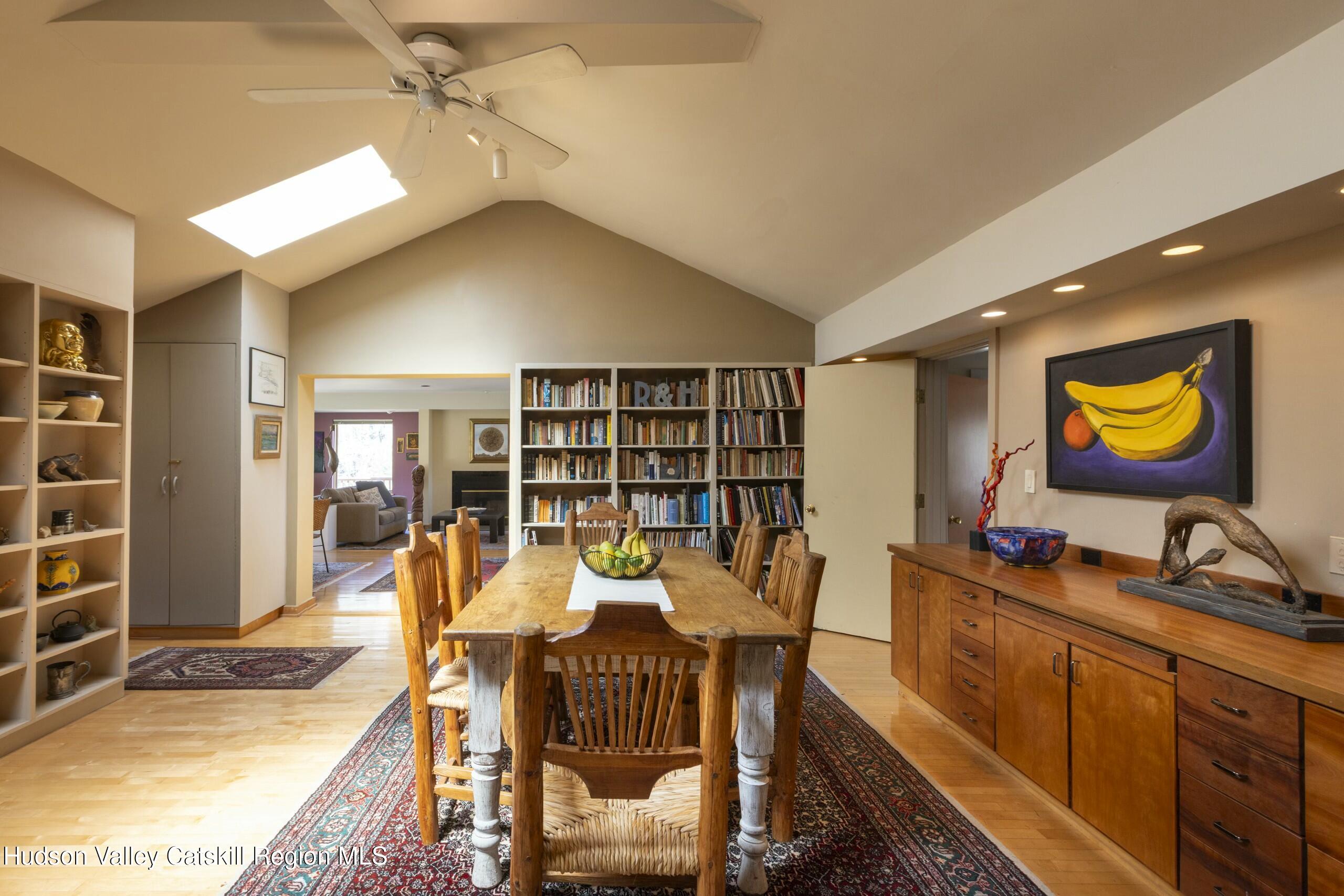 Kingston, New York 12401, United States, 3 Bedrooms Bedrooms, ,2 BathroomsBathrooms,Residential,Pending,121395