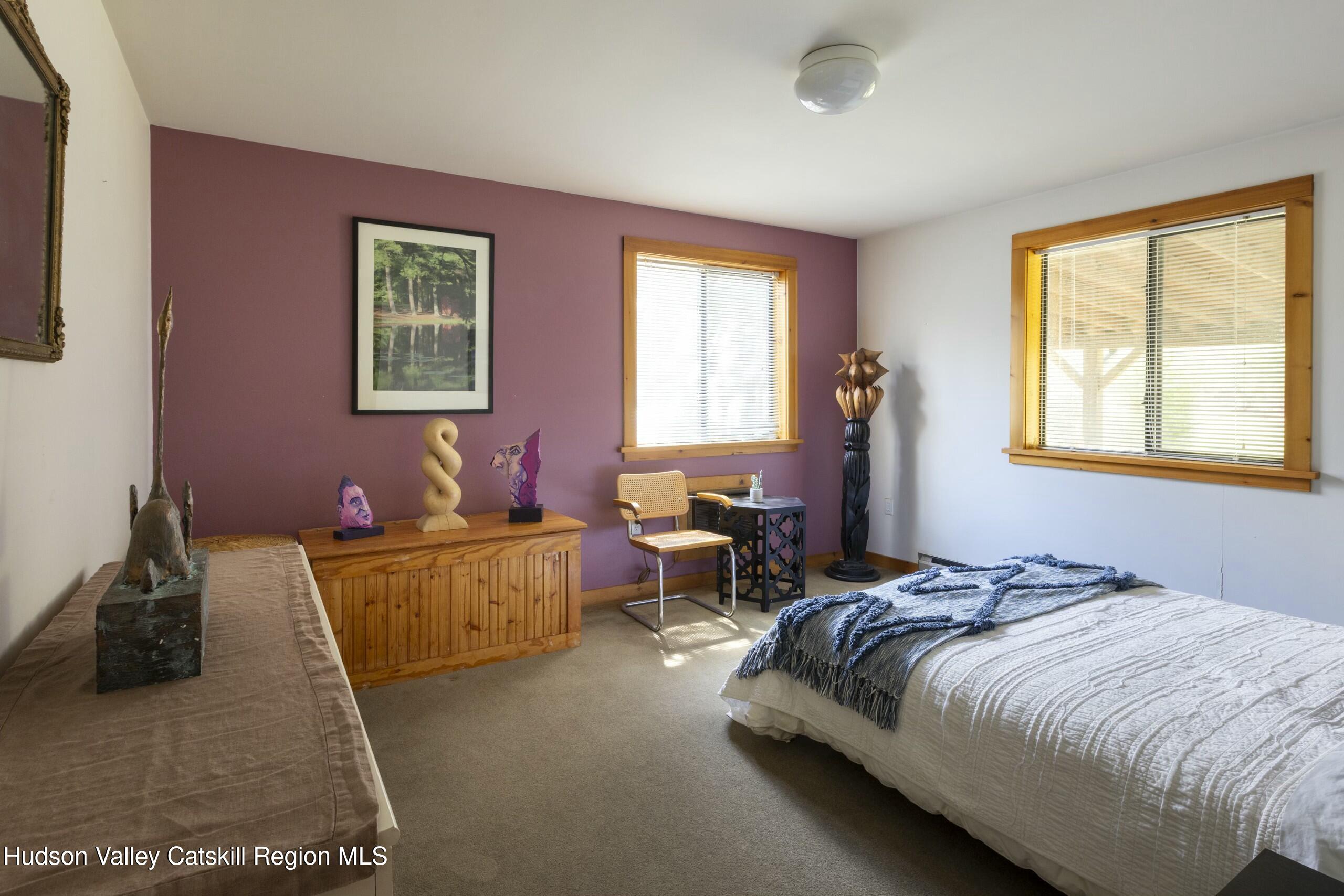 Kingston, New York 12401, United States, 3 Bedrooms Bedrooms, ,2 BathroomsBathrooms,Residential,Pending,121395